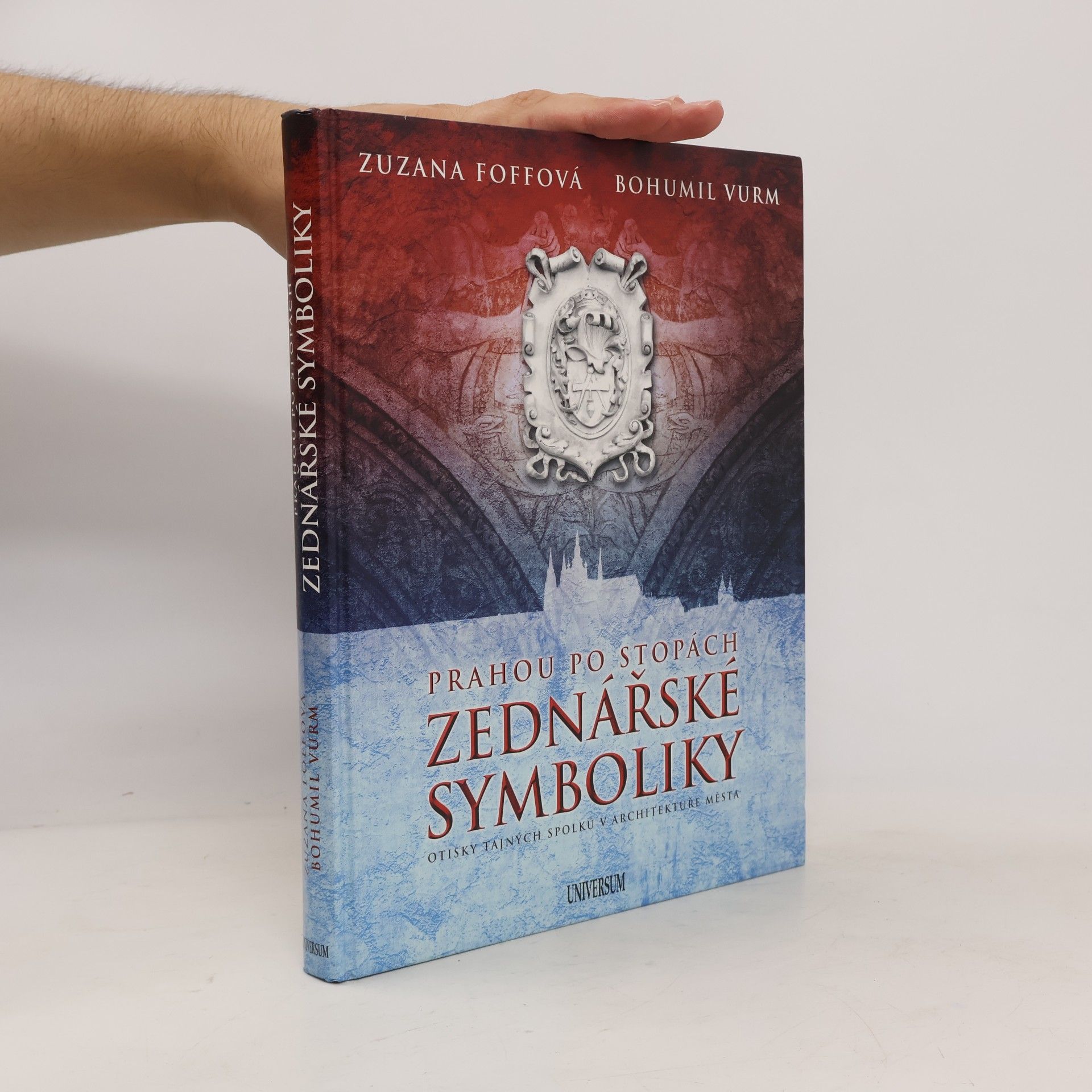 Zuzana Foffová Prahou po stopách zednářské symboliky