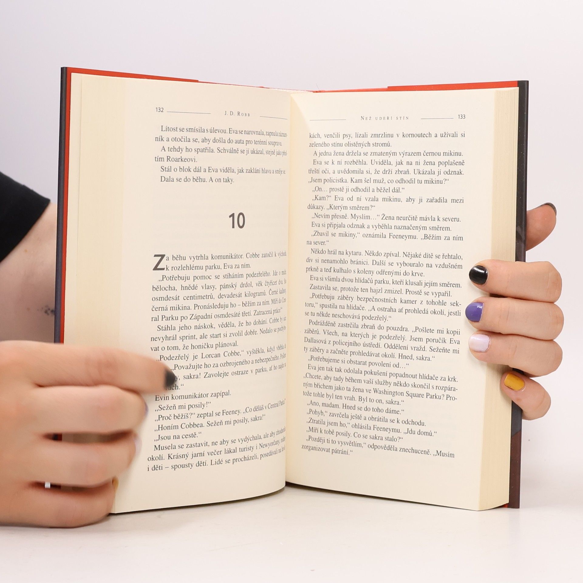 Nora Roberts Než udeří stín