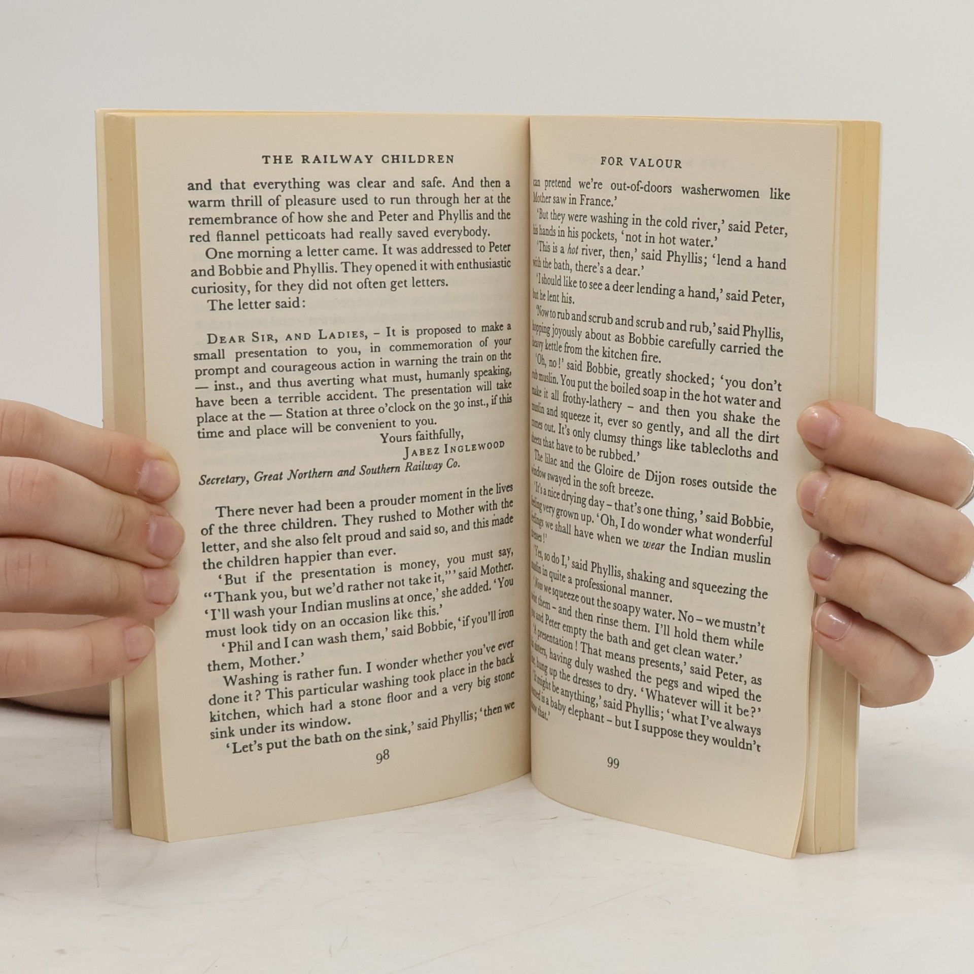 Edith Nesbit The Railway Children