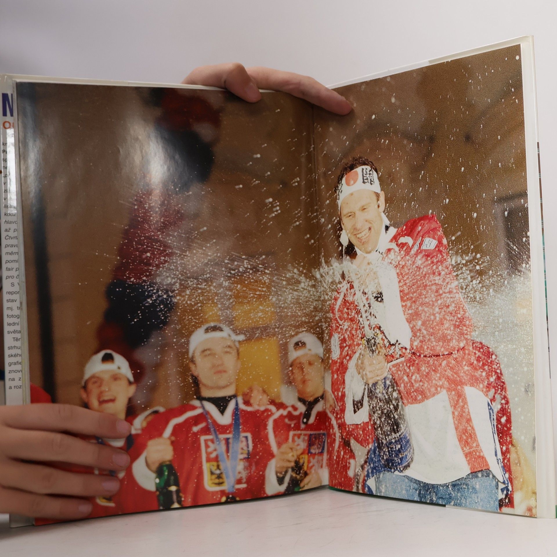 Herbert Slavík 18. Zimní olympijské hry: Nagano '98 očima reportérů (s podpisem Dominika Haška)