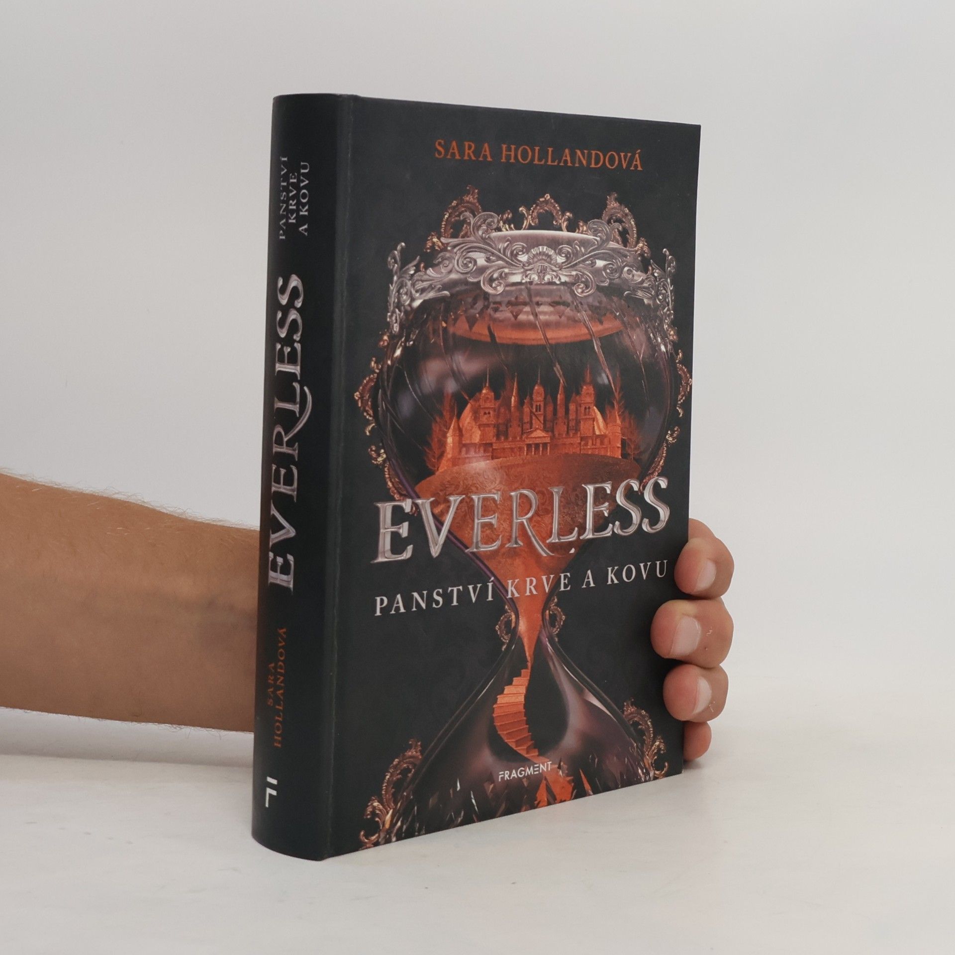 Sara Holland Everless: Panství krve a kovu