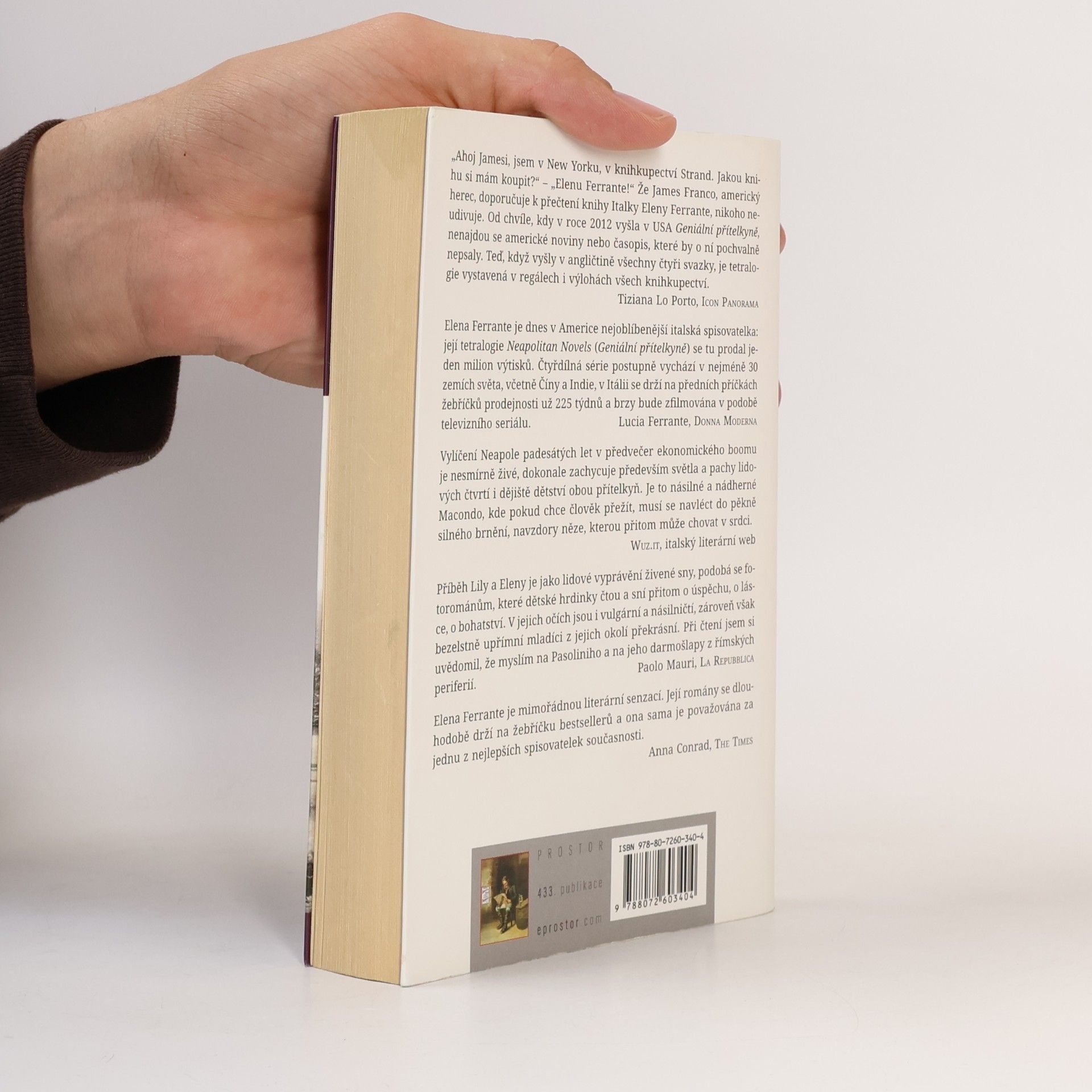 Elena Ferrante Geniální přítelkyně 1. Dětství a dospívání