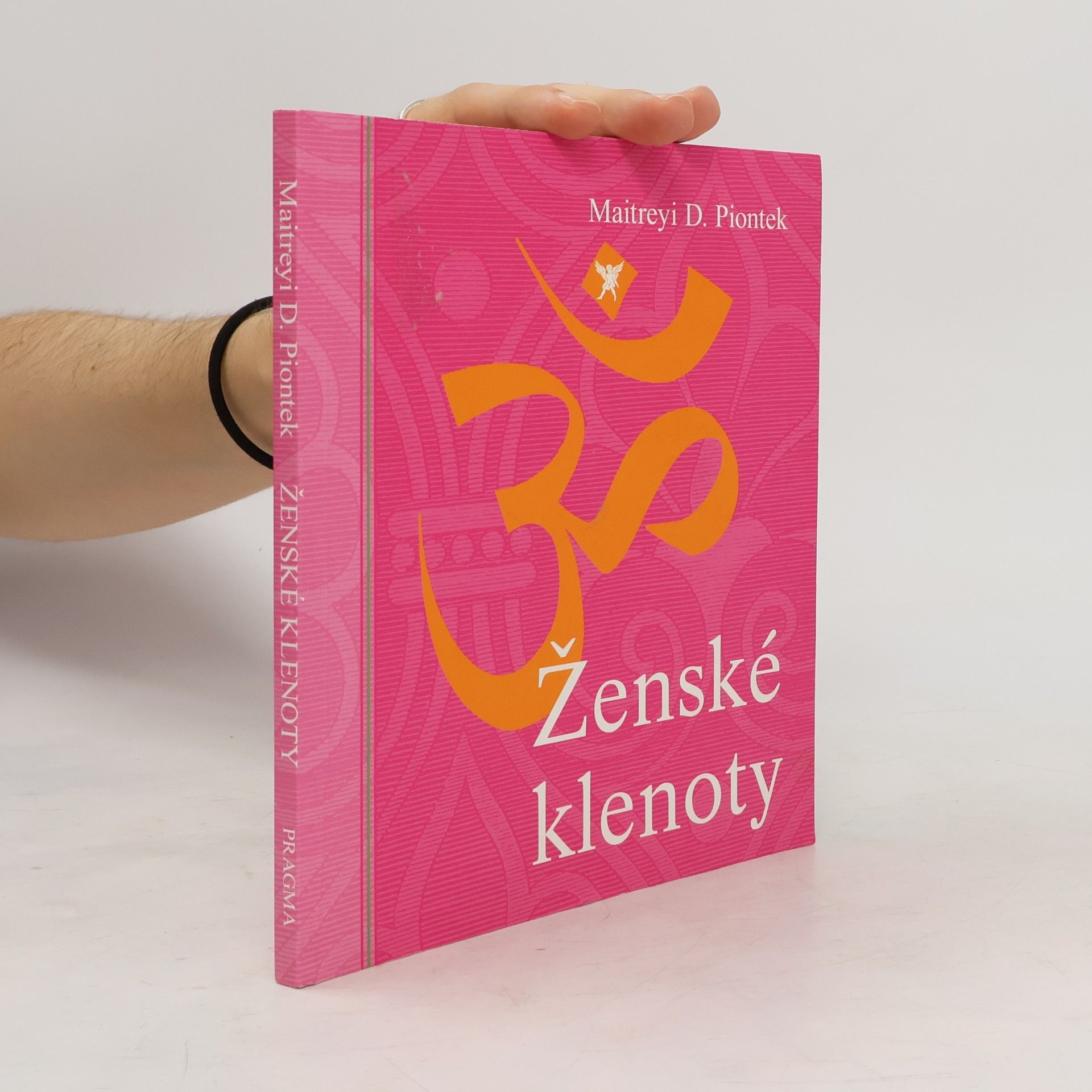 Maitreyi D. Piontek Ženské klenoty