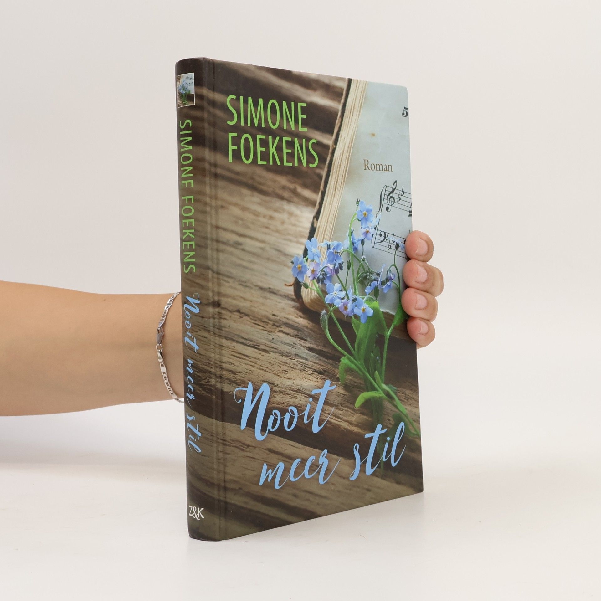 Simone Foekens Nooit meer stil