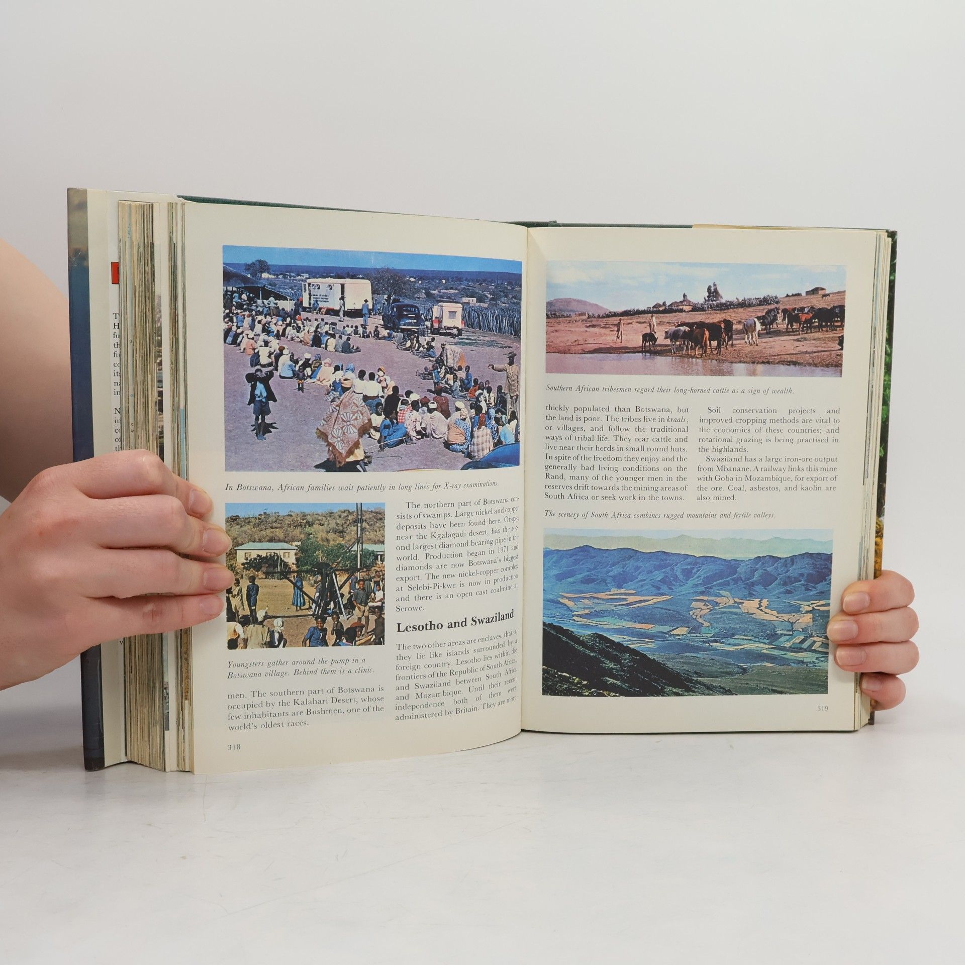 The Children's Picture Atlas in Colour: Revised Edition