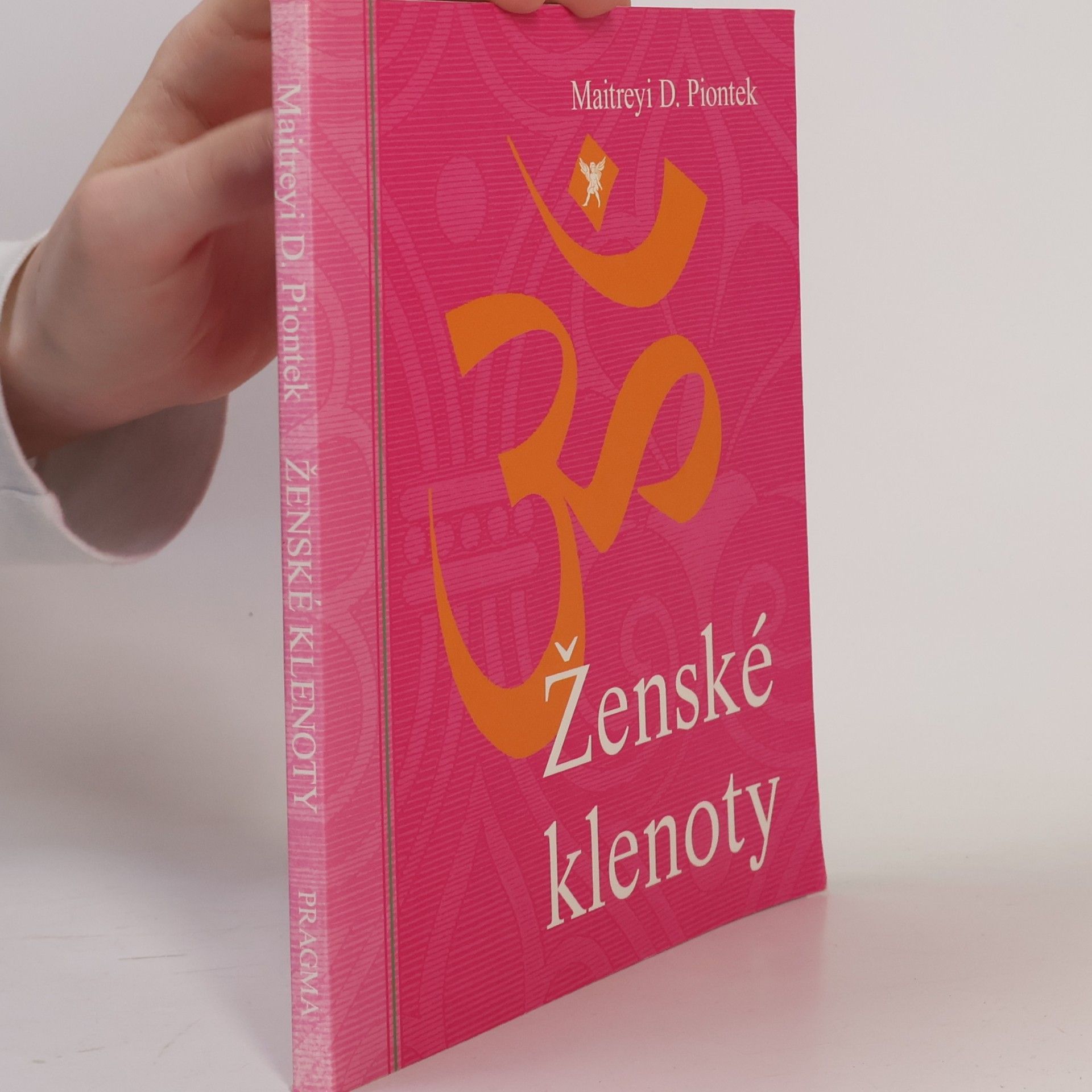 Maitreyi D. Piontek Ženské klenoty