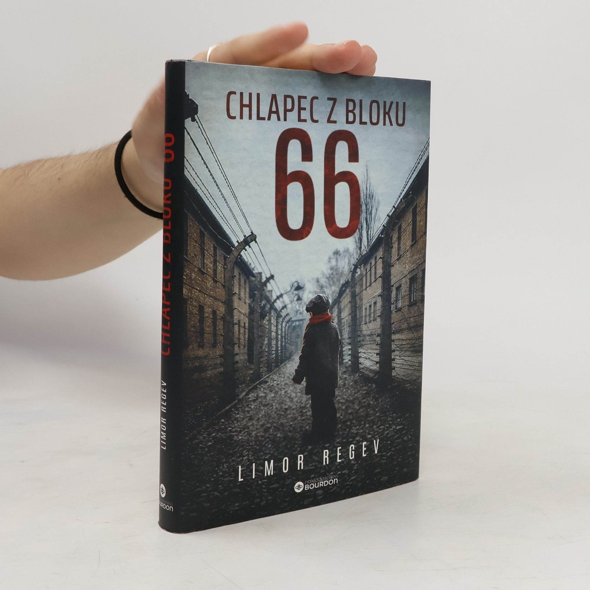 Limor Regev Chlapec z bloku 66