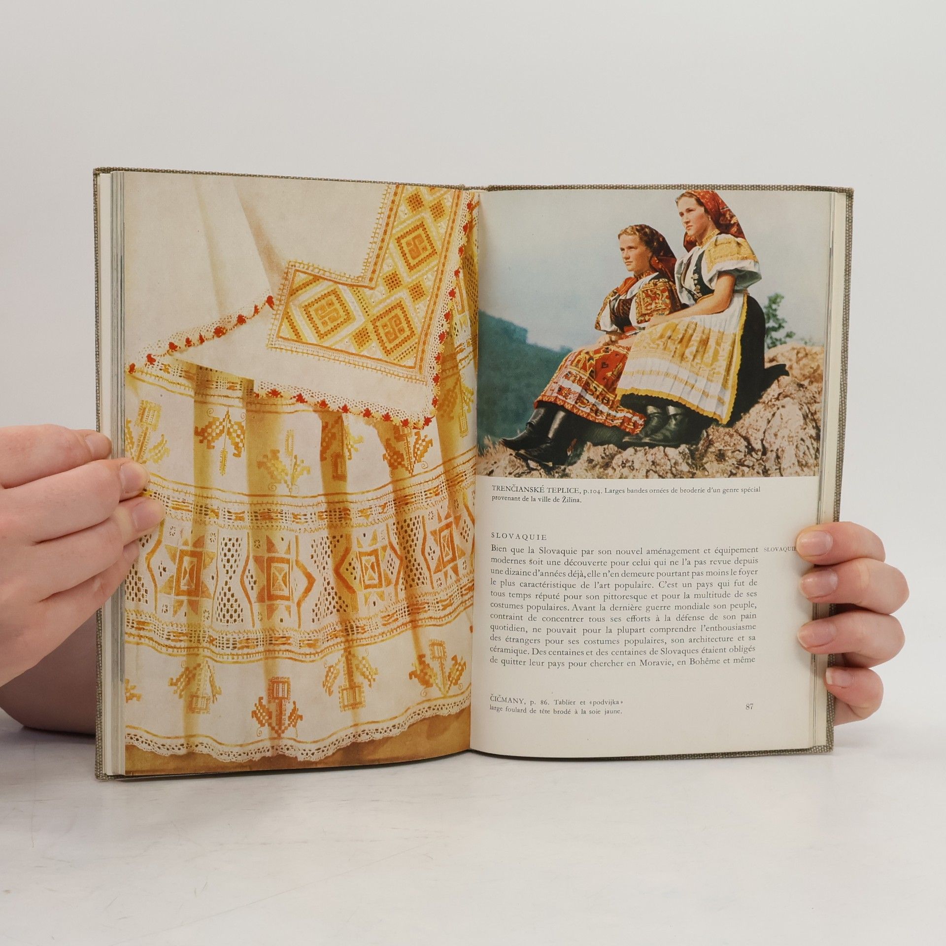Autorenkollektiv La Tchécoslovaquie II. Costumes régionaux