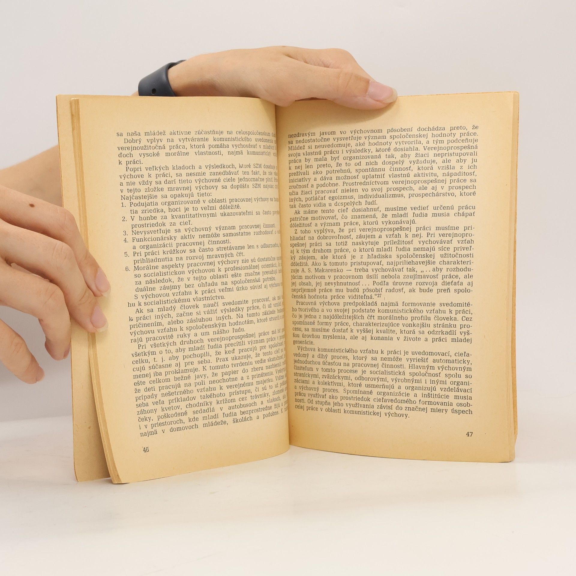 Autorenkollektiv Mravná výchova stredoškolskej mládeže v podmienkach práce SZM