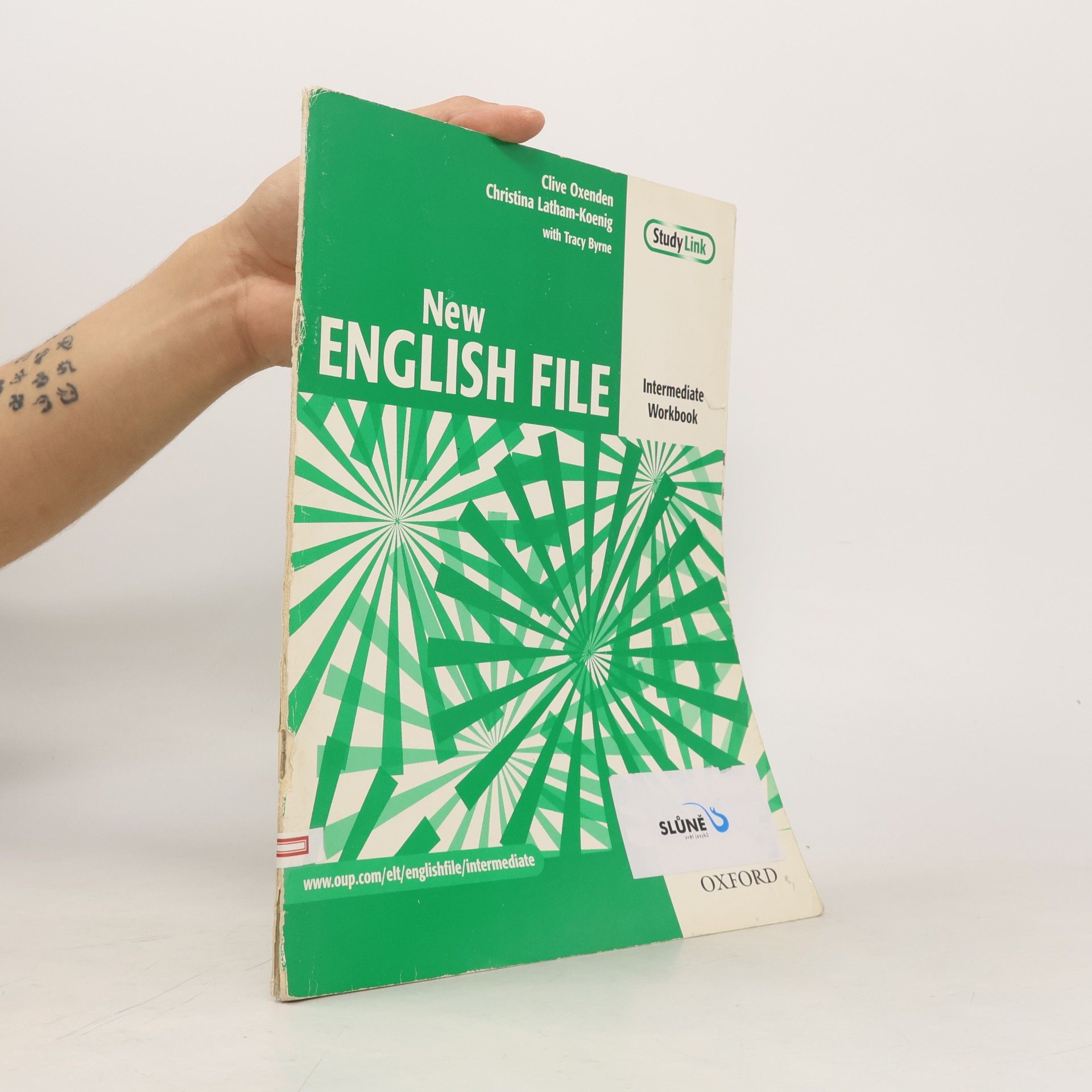 Tracy Byrne New English file : intermediate workbook
