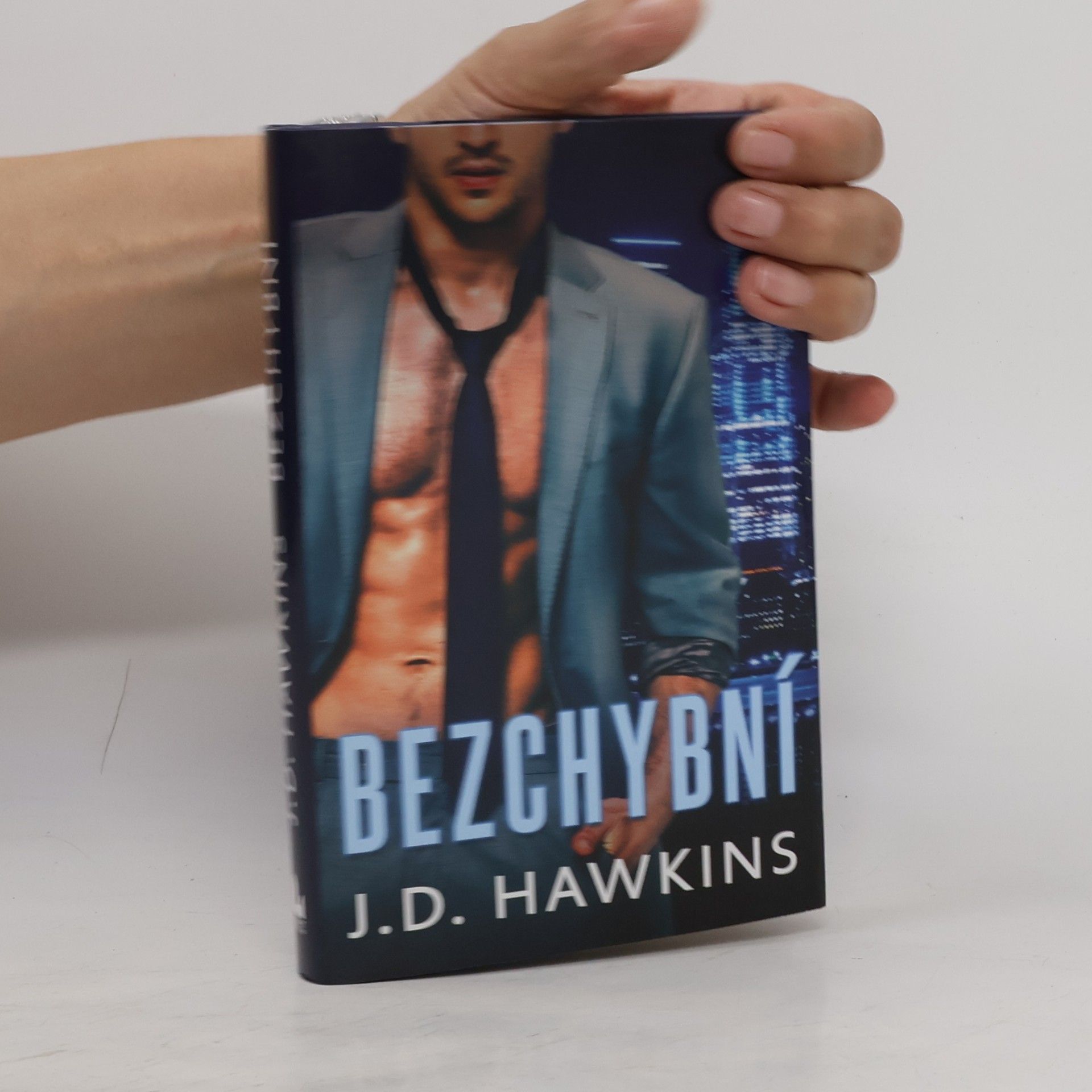 J. D. Hawkins Bezchybní