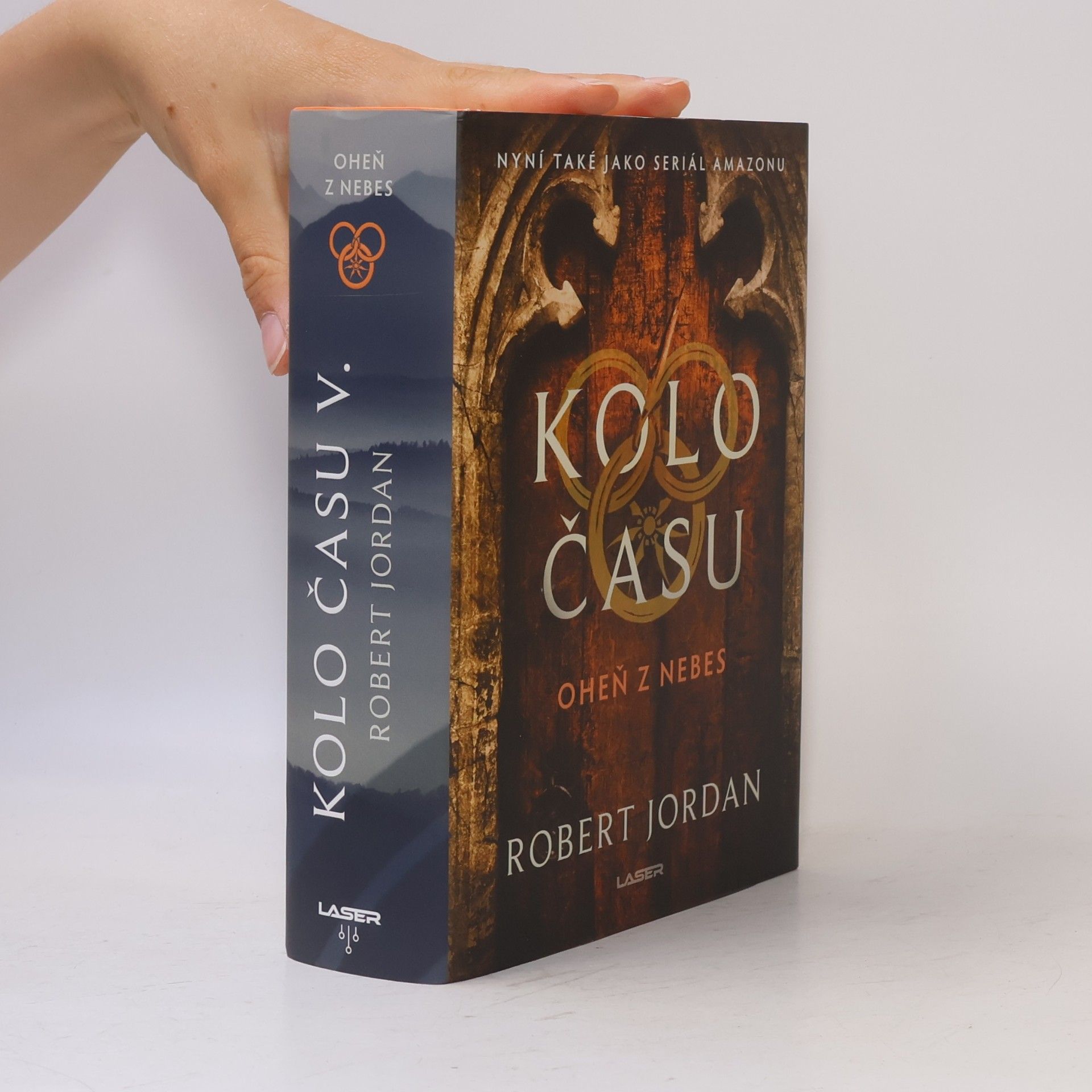 Robert Jordan Kolo času V. Oheň z nebes