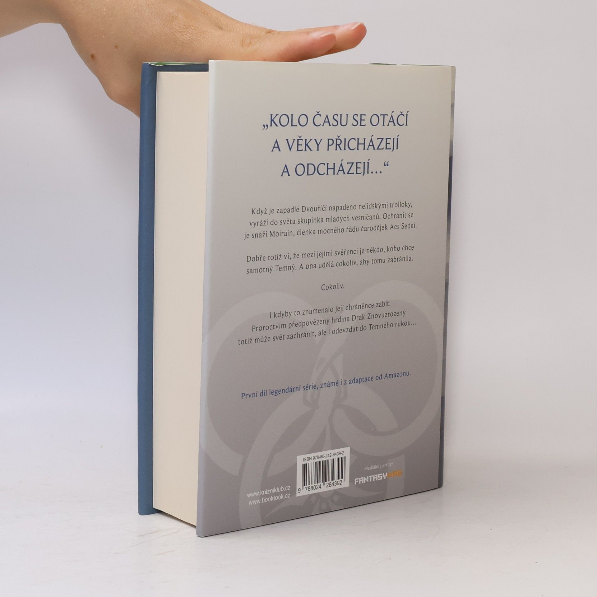 Robert Jordan Kolo času 1. Oko světa