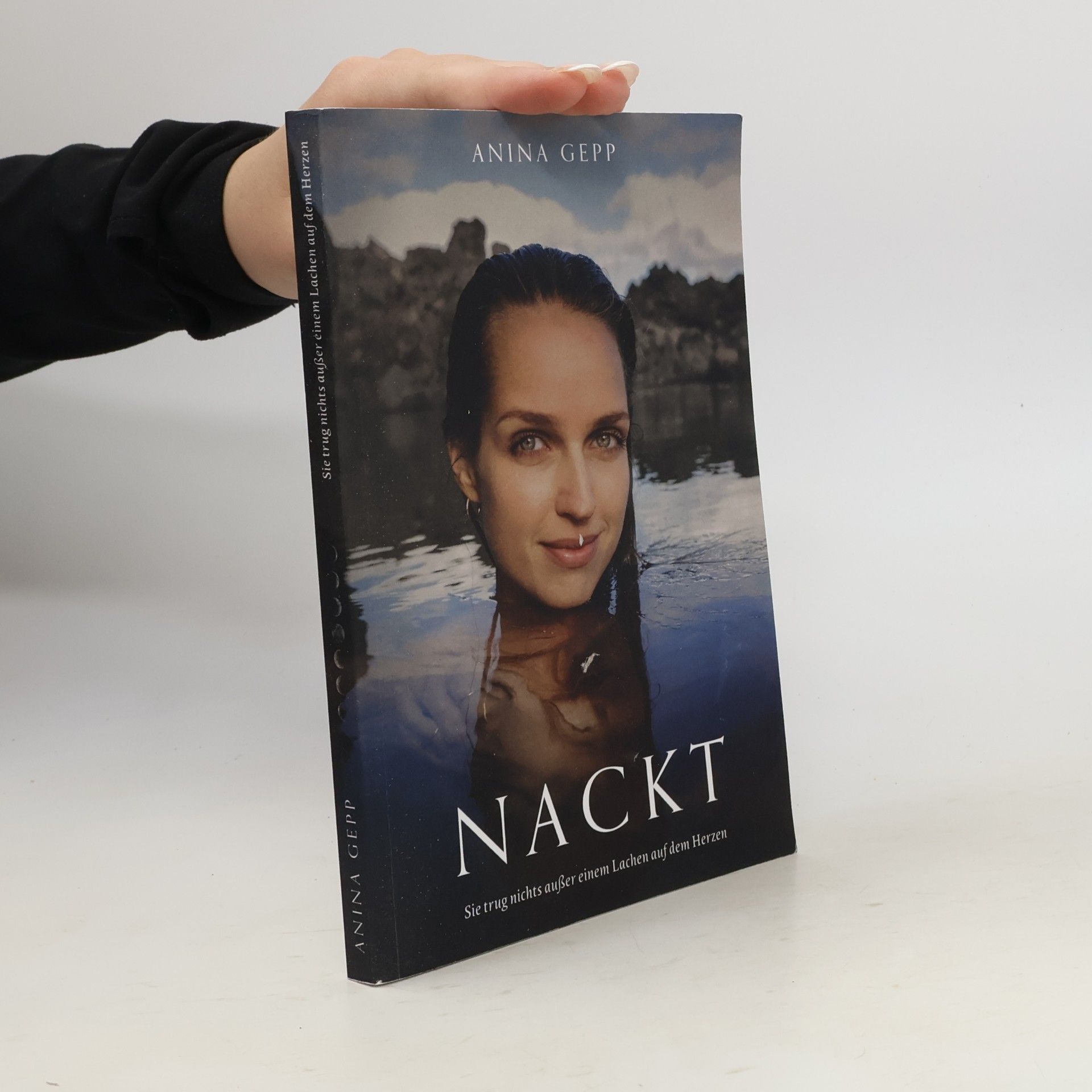 Anina Gepp Nackt: Sie trug nichts außer einem Lachen auf dem Herzen