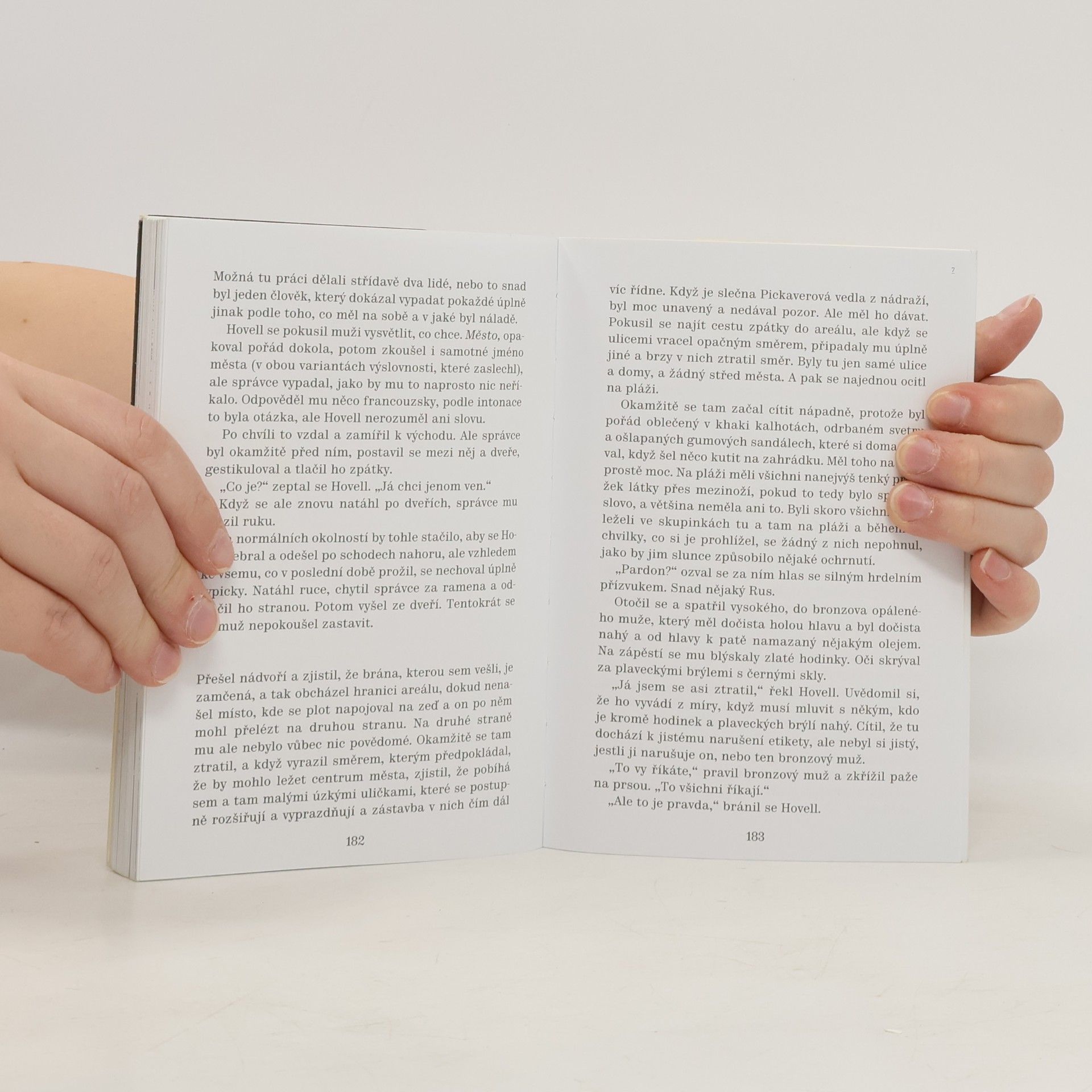 Brian Evenson Doupě / Zhroucení koně
