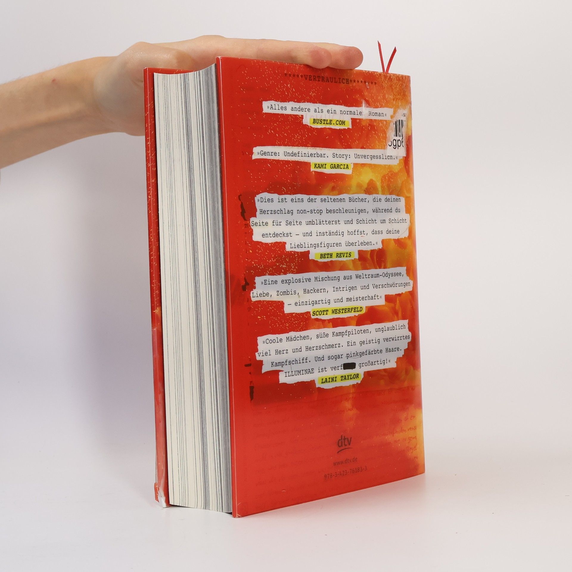 Amie Kaufman Illuminae