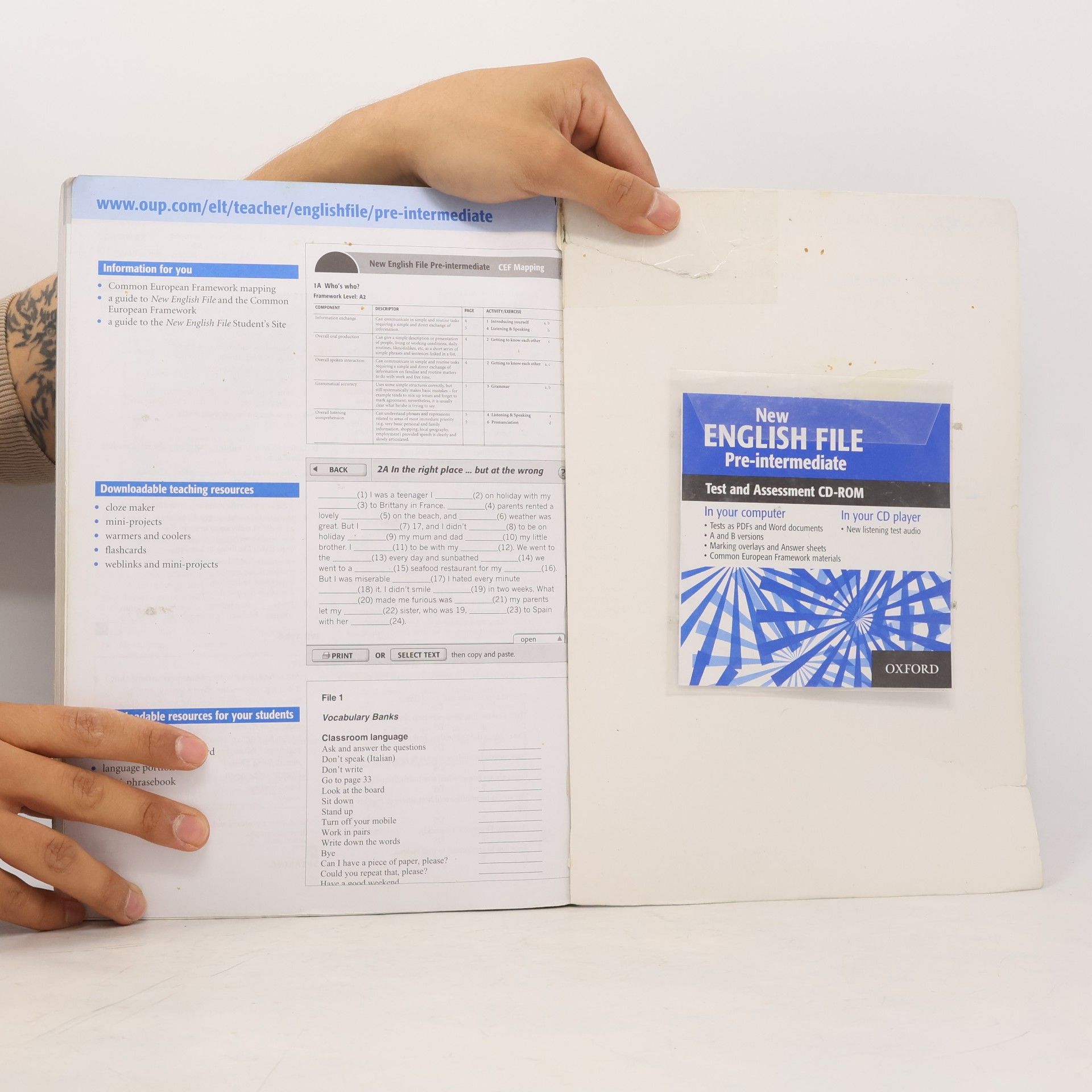 Clive Oxeden New English File. Pre-intermediate. Teacher's book