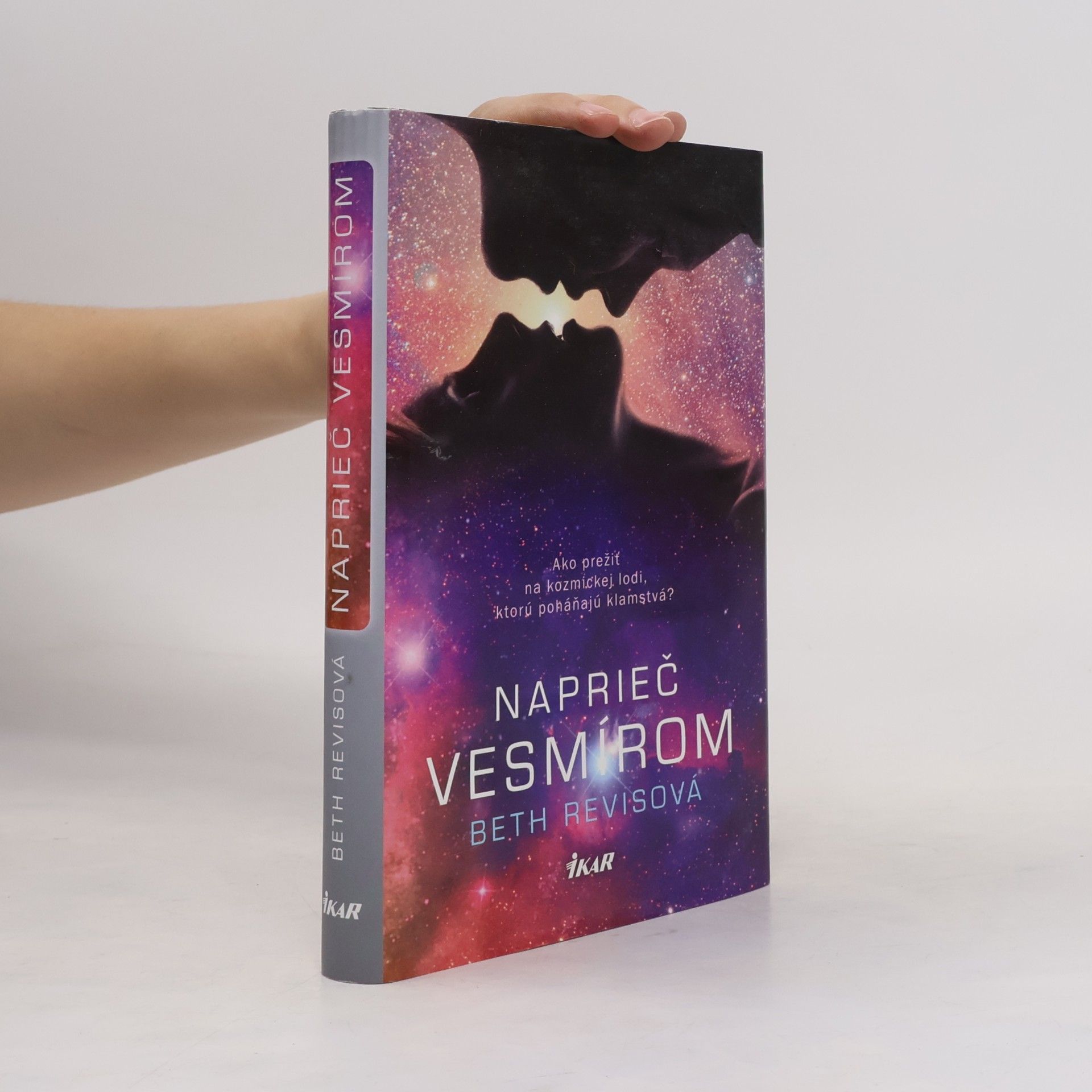 Beth Revis Naprieč vesmírom