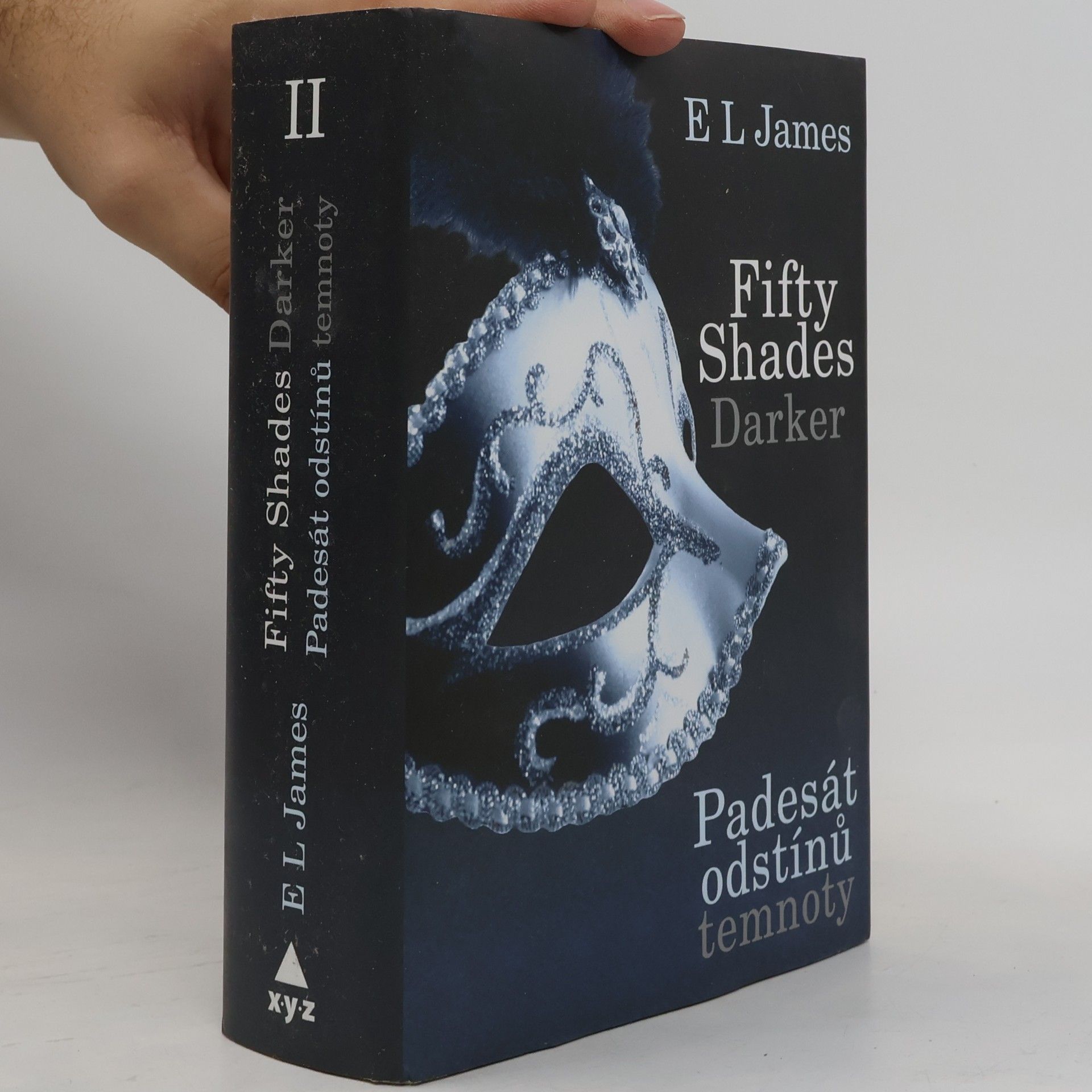 E. L. James Padesát odstínů temnoty