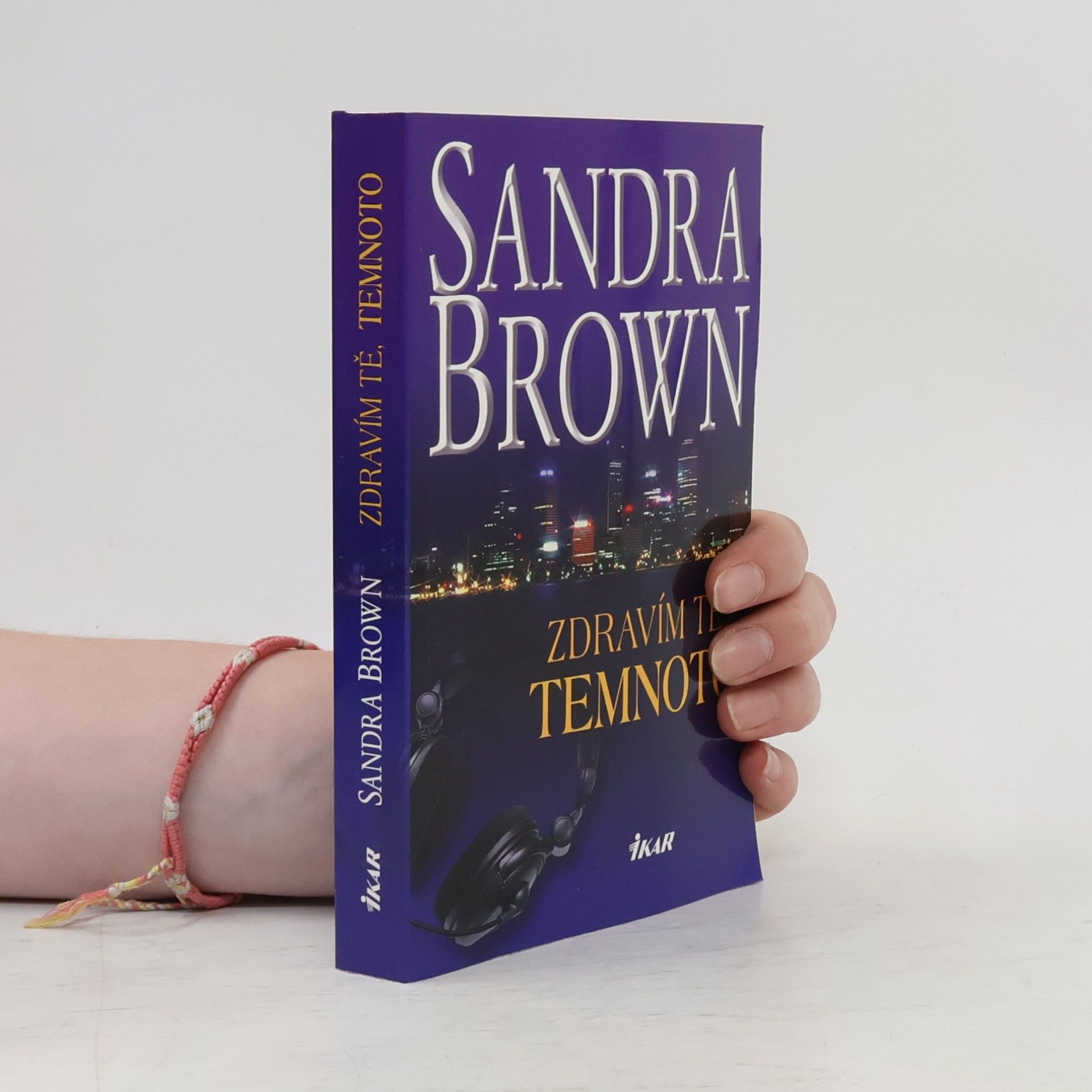Sandra Brown Zdravím tě, temnoto