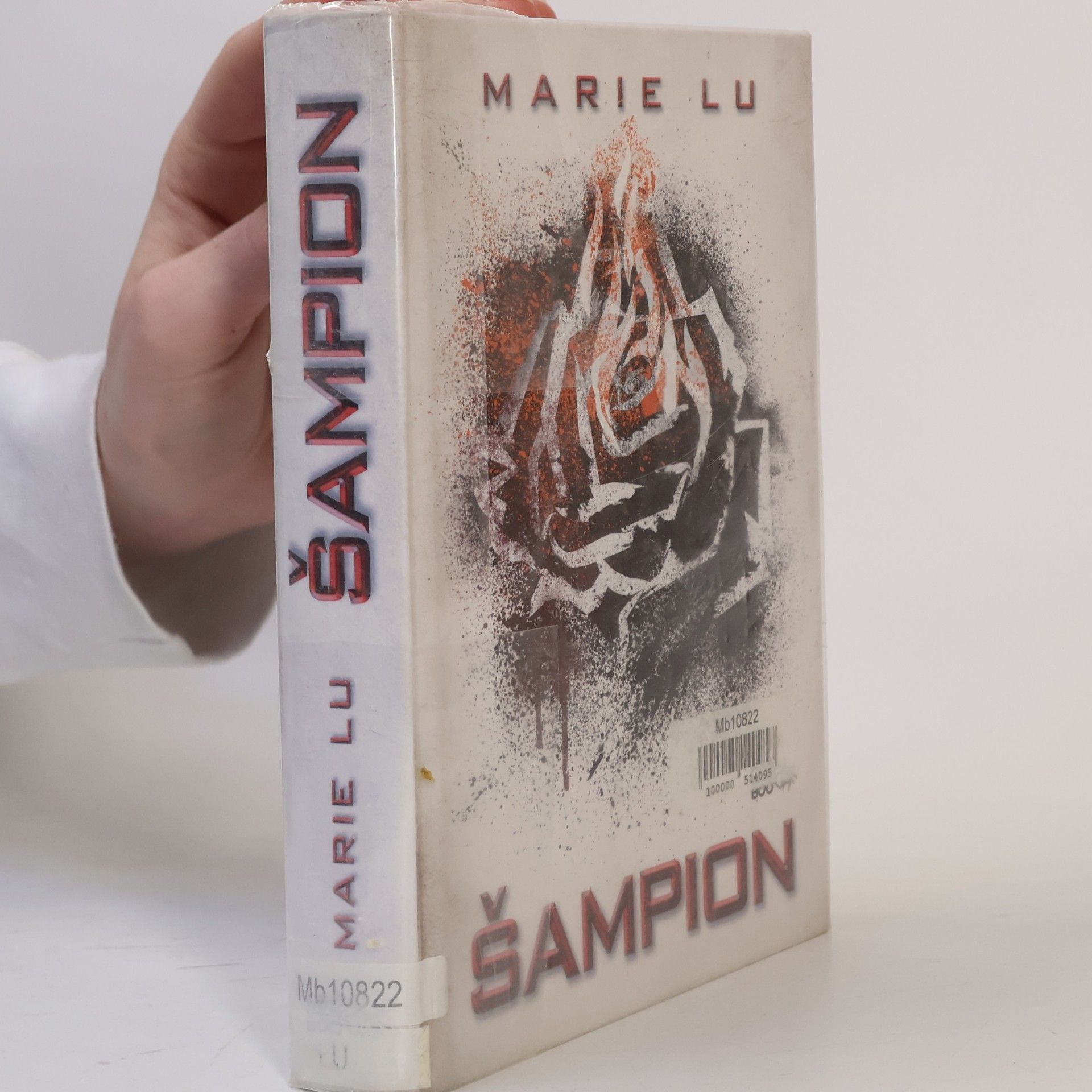Marie Lu Šampion