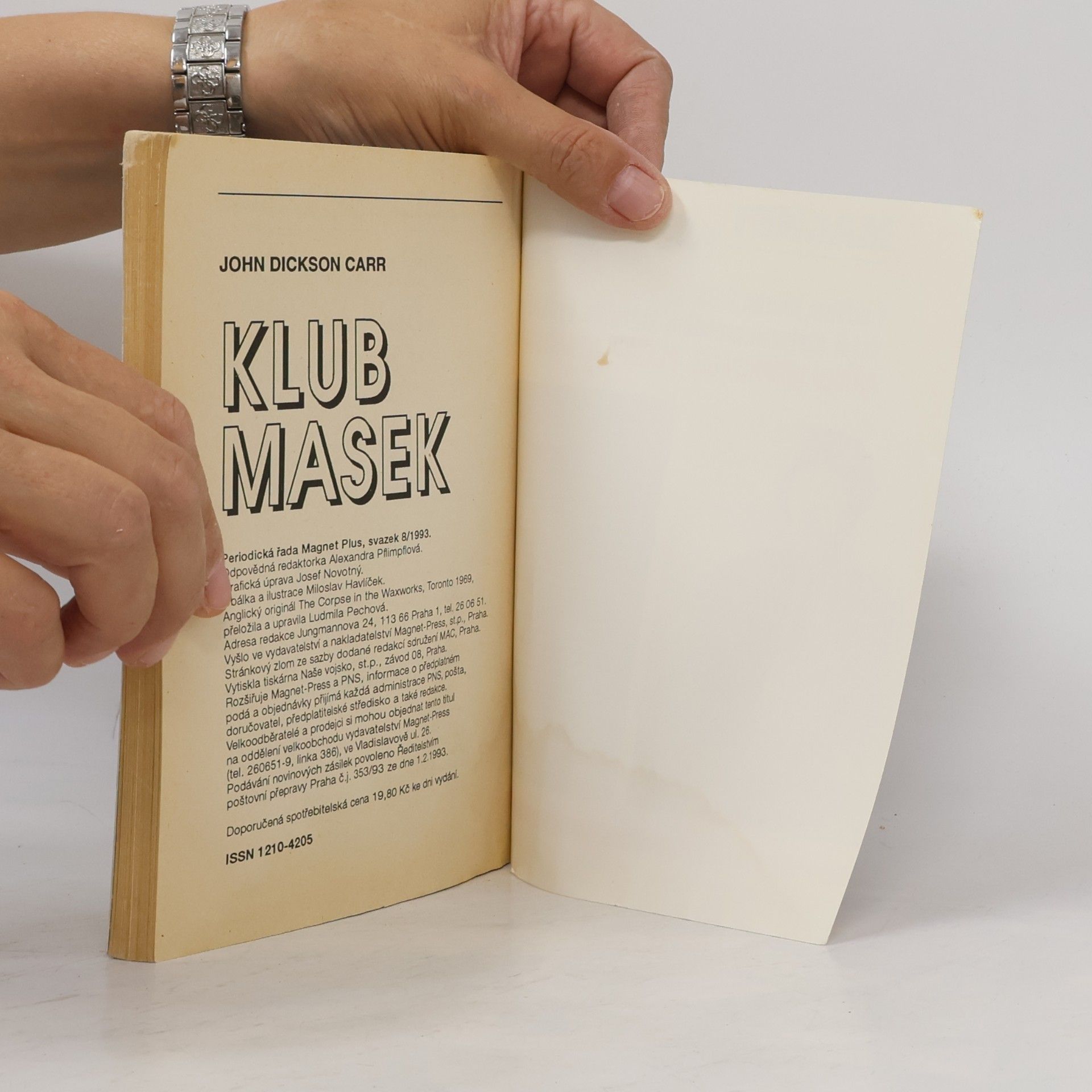 John D. Carr Klub masek. Vraždy v muzeu voskových figurín