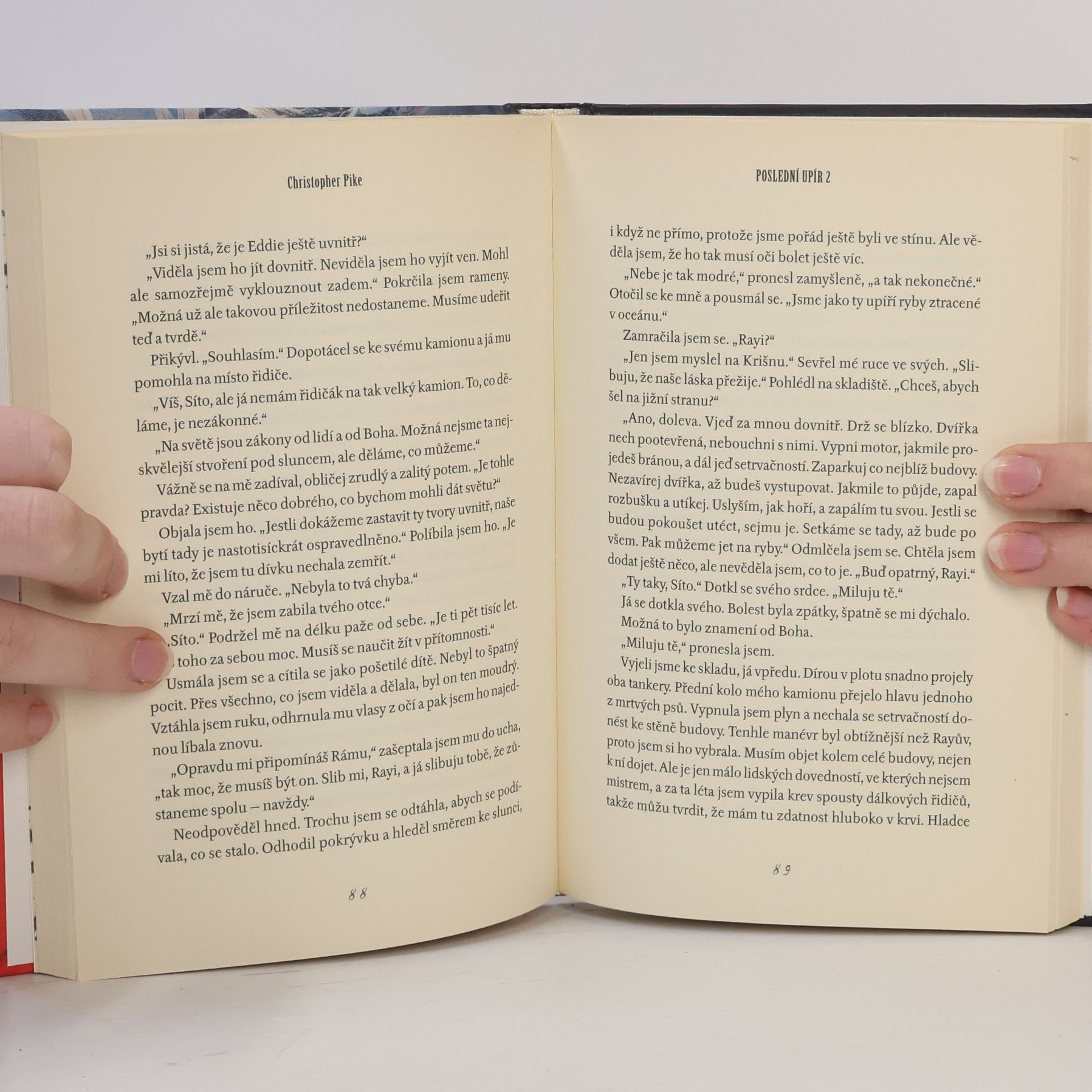 Christopher Pike Poslední upír. 2, Černá krev