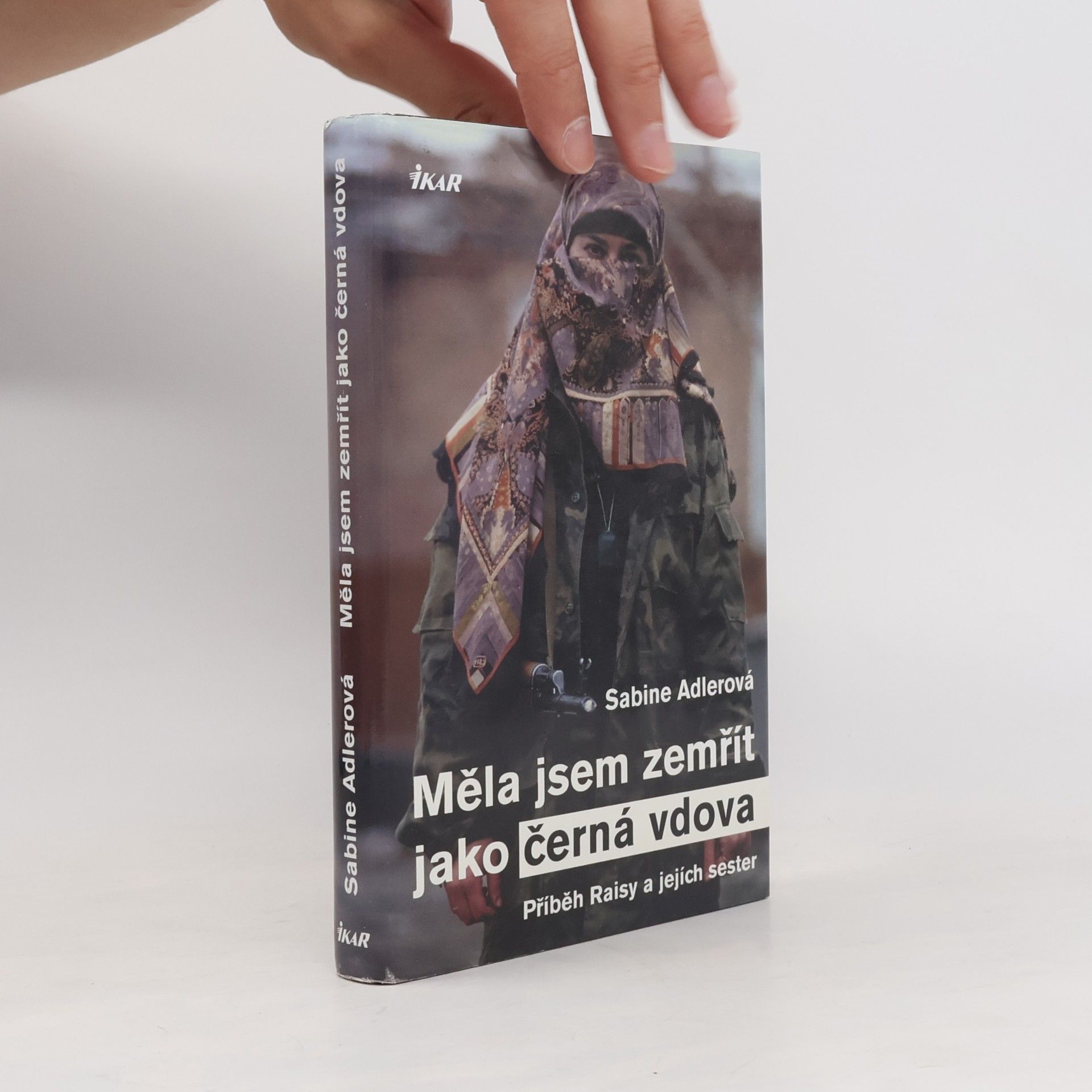 Sabine Adler Měla jsem zemřít jako černá vdova