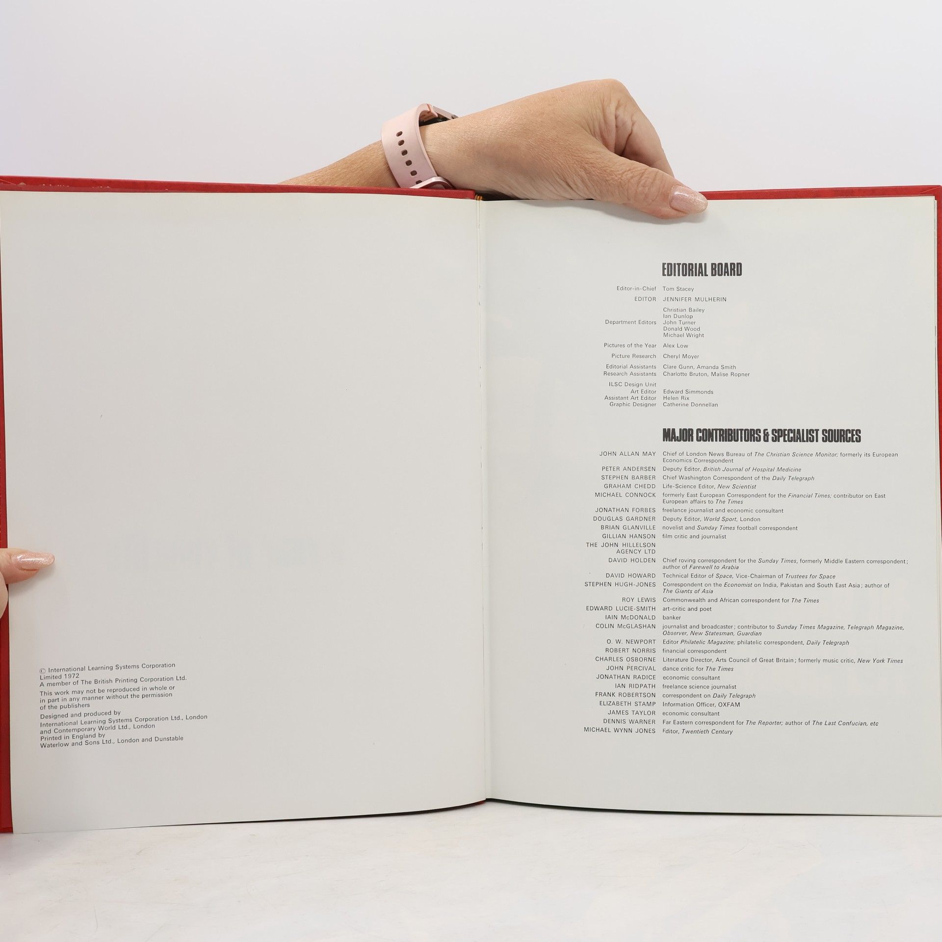 Various authors The New Caxton Encyclopedia. 1972 Yearbook
