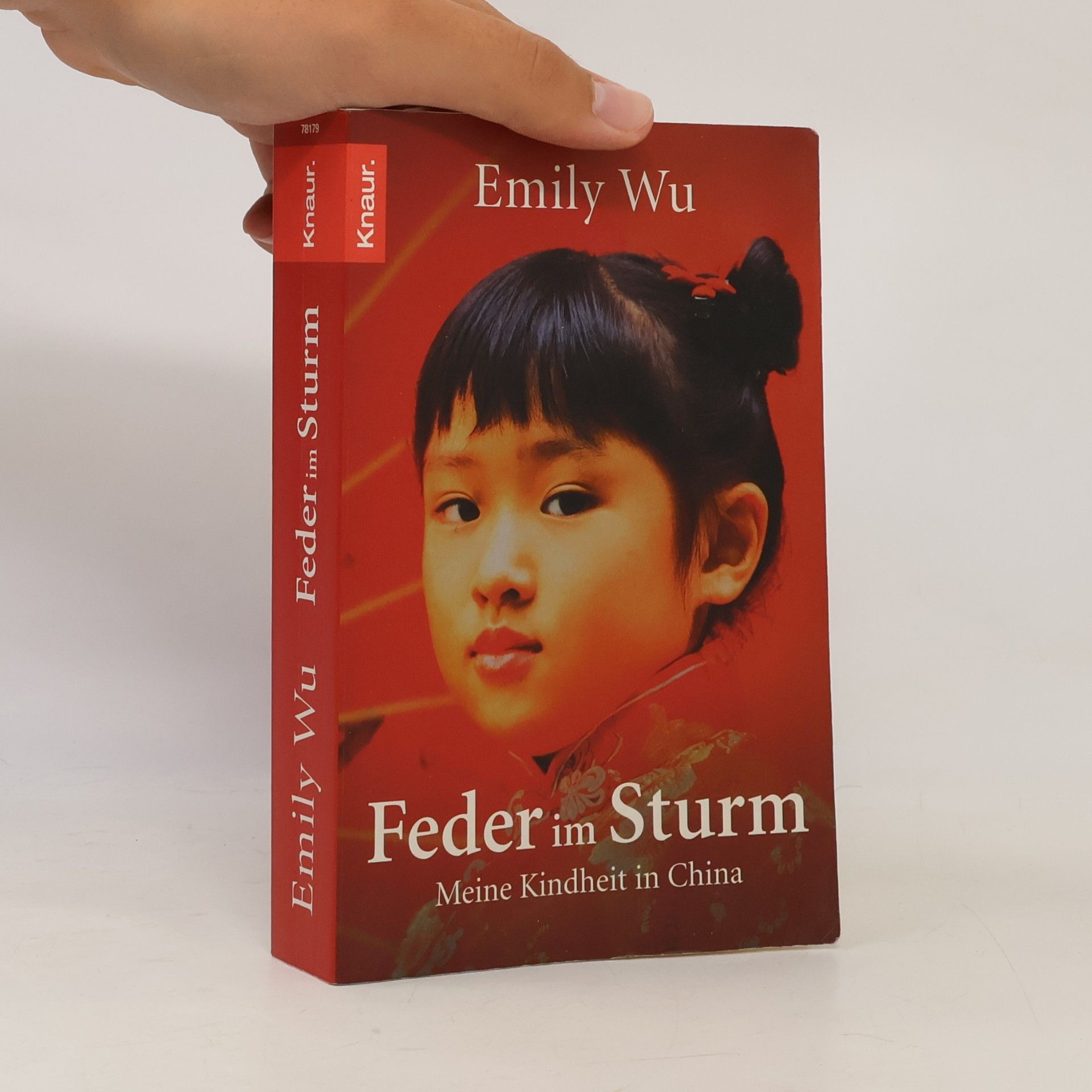 Emily Wu Feder im Sturm