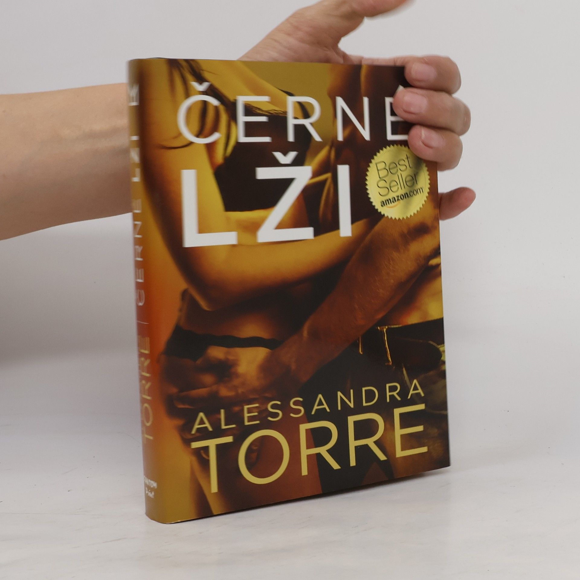 Alessandra Torre Černé lži
