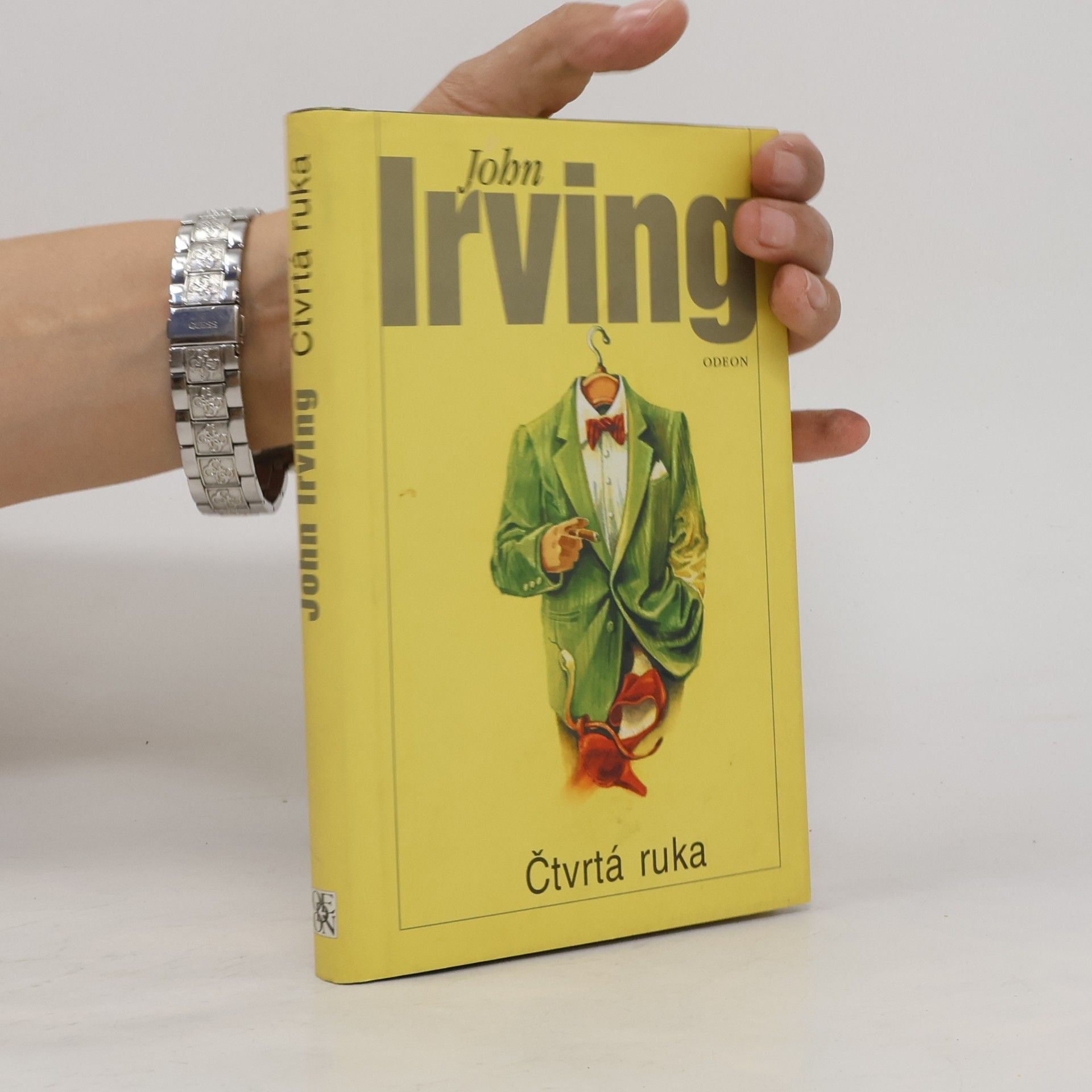 John Irving Čtvrtá ruka