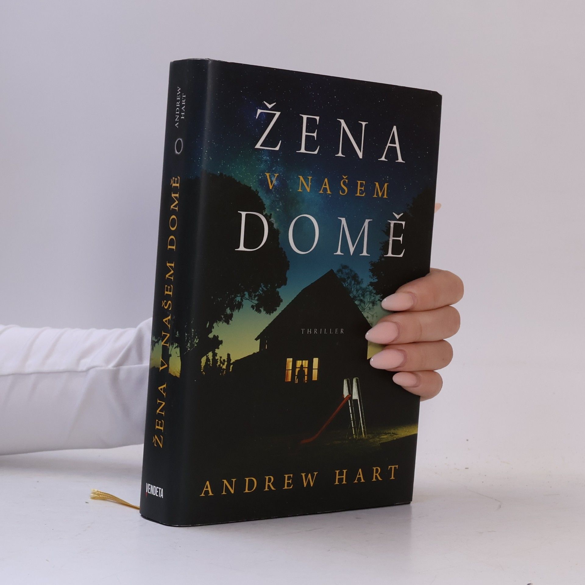 A. J. Hartley Žena v našem domě