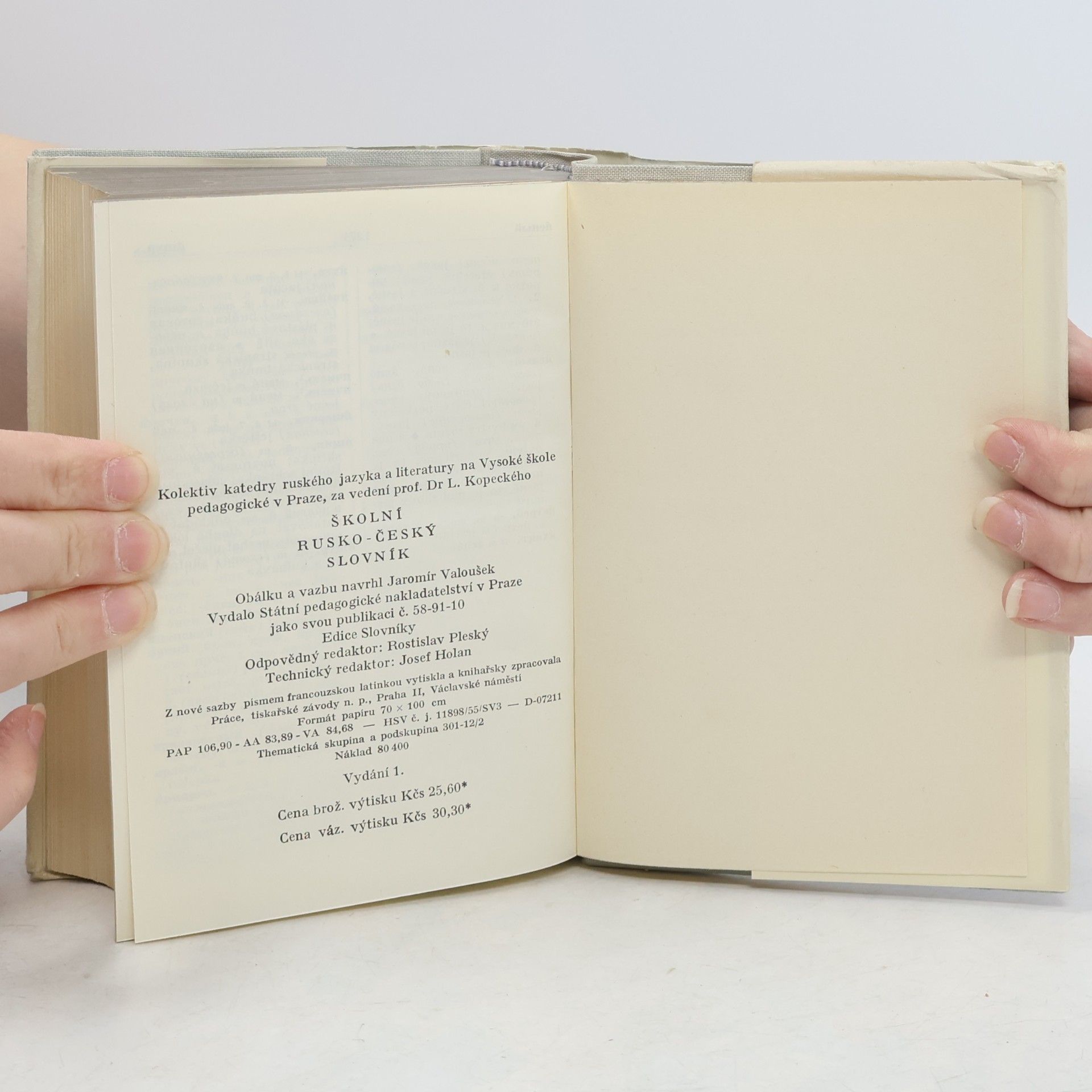 Various authors Školní rusko-český slovník
