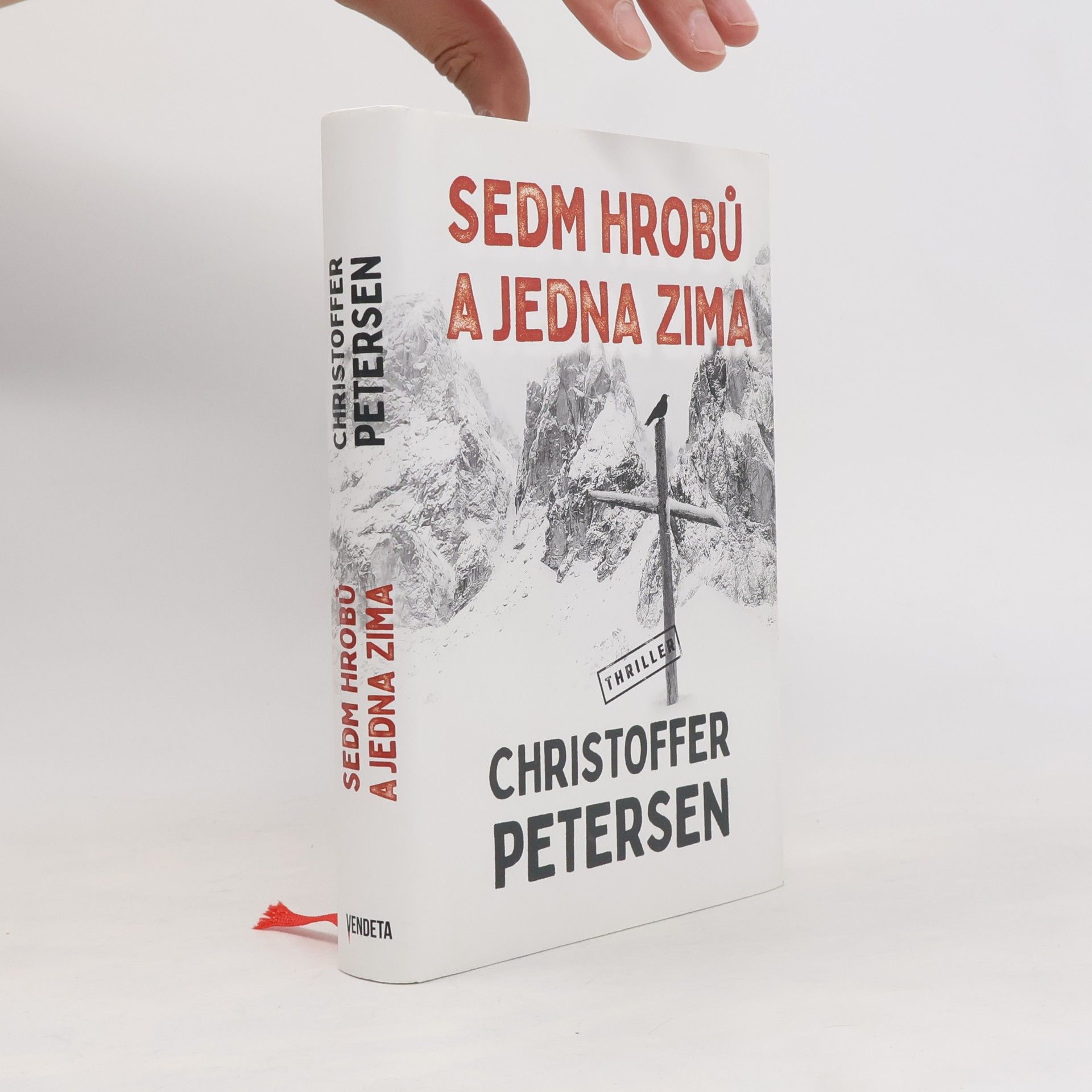 Christoffer Petersen Sedm hrobů a jedna zima