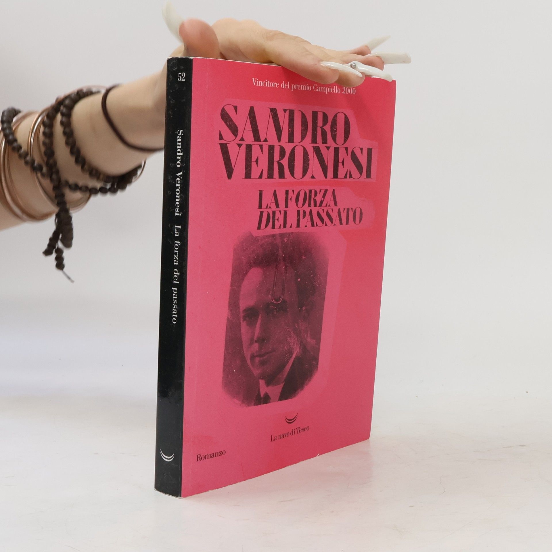 Sandro Veronesi I delfini. Best seller: La forza del passato