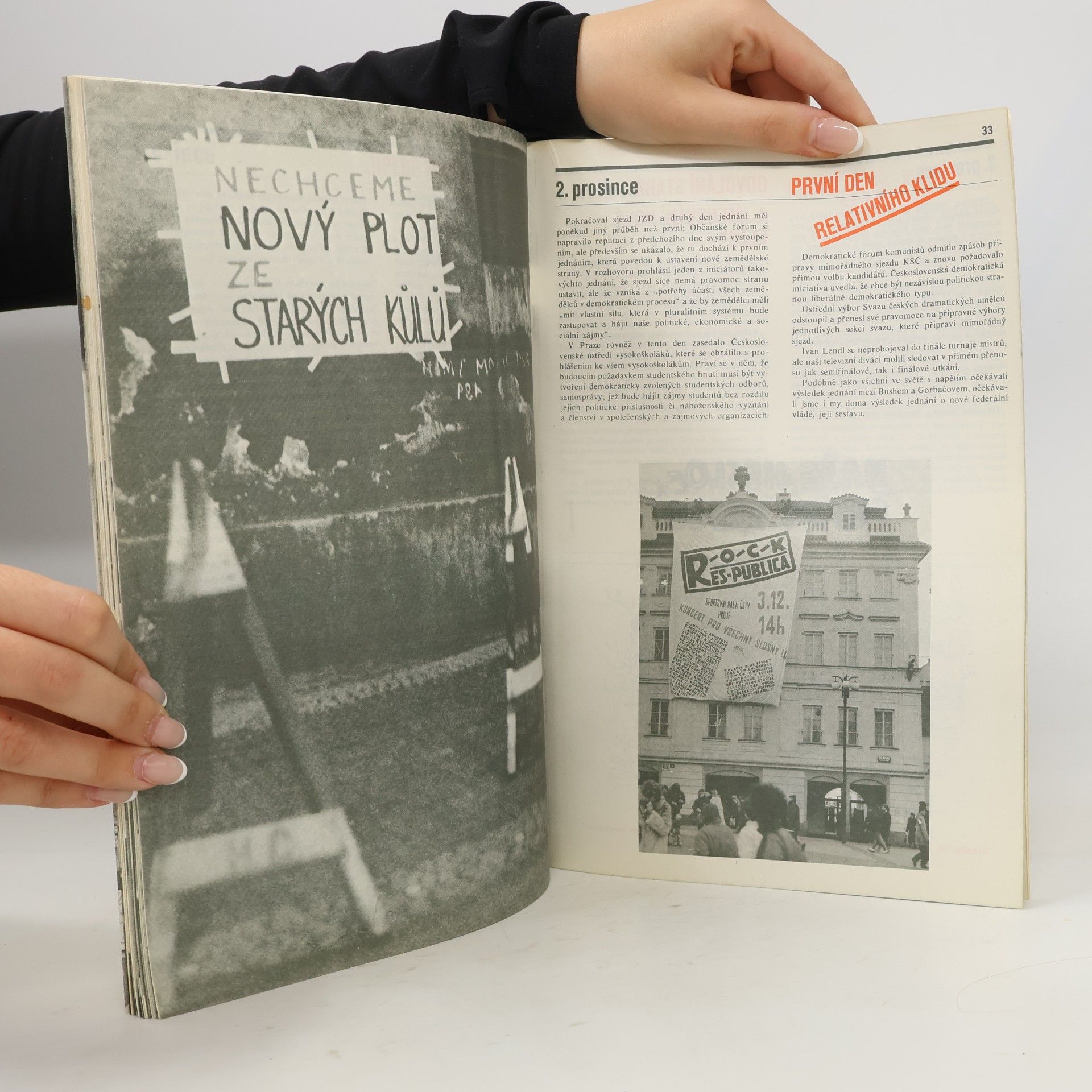 Autorenkollektiv Něžná revoluce v pražských ulicích