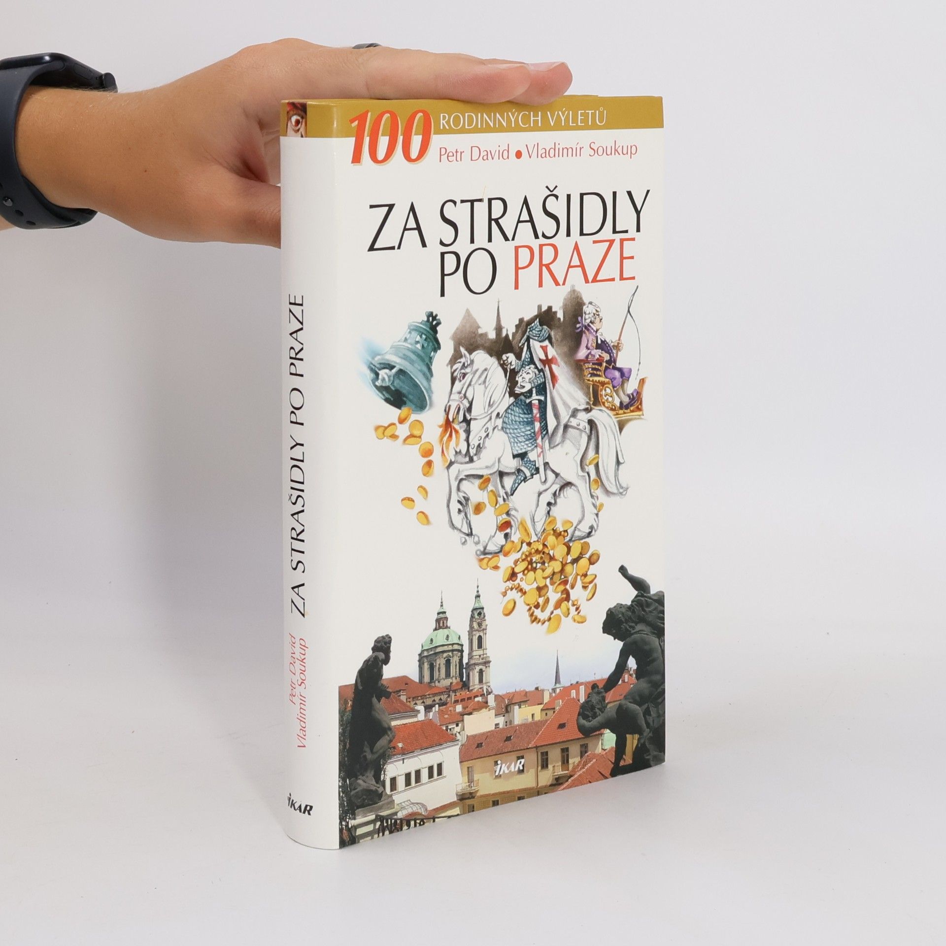 Petr David Za strašidly po Praze