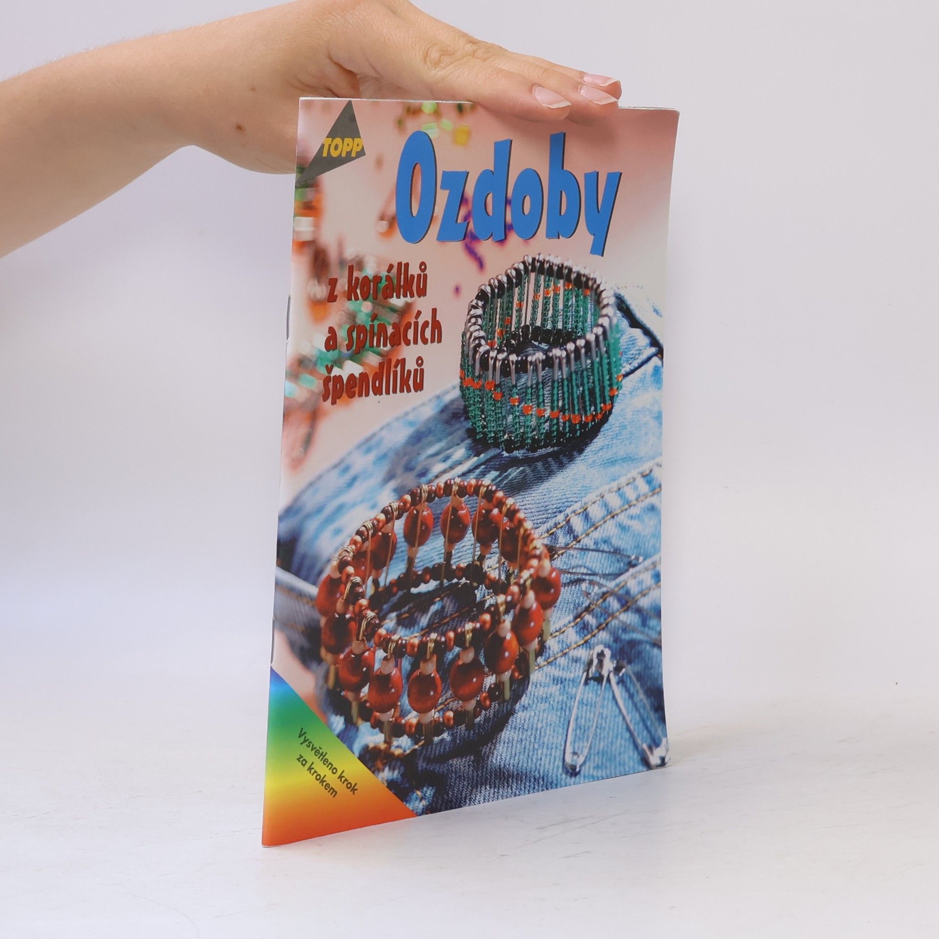 Nicole Helbig Ozdoby z korálků a spínacích špendlíků