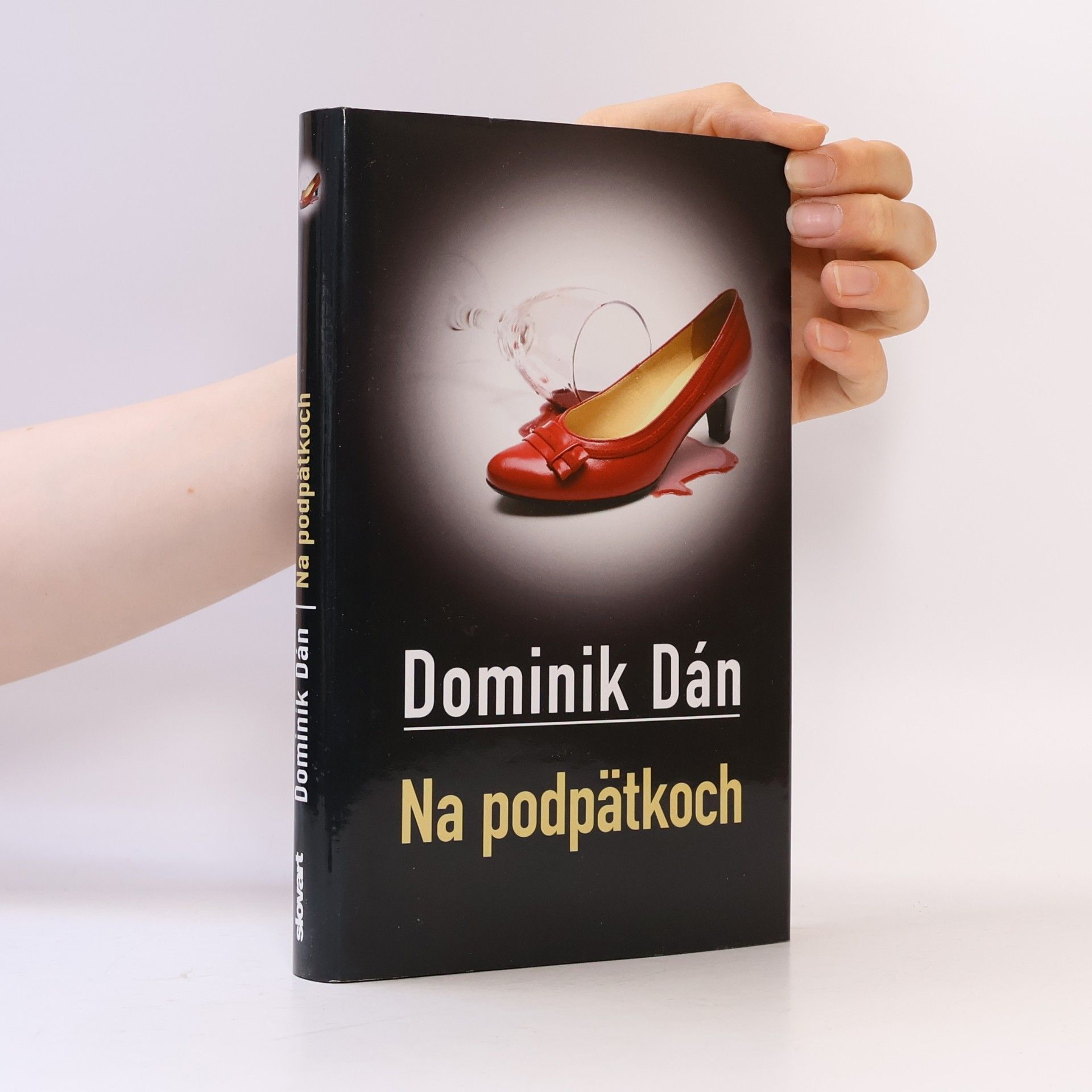 Dominik Dán Na podpätkoch