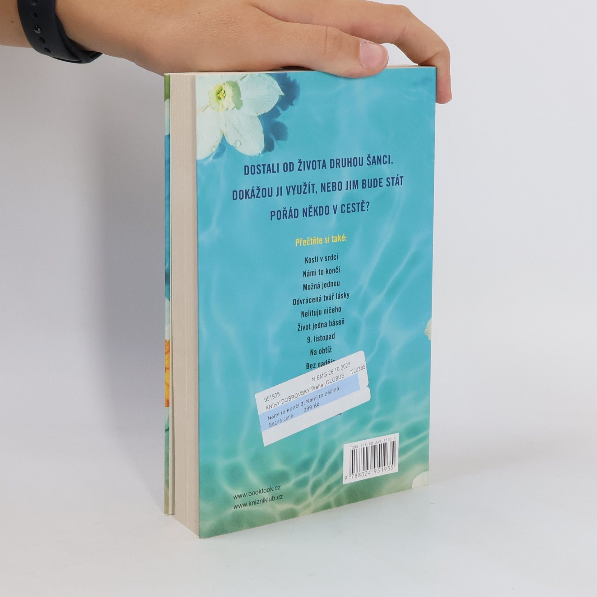 Colleen Hoover Námi to začíná