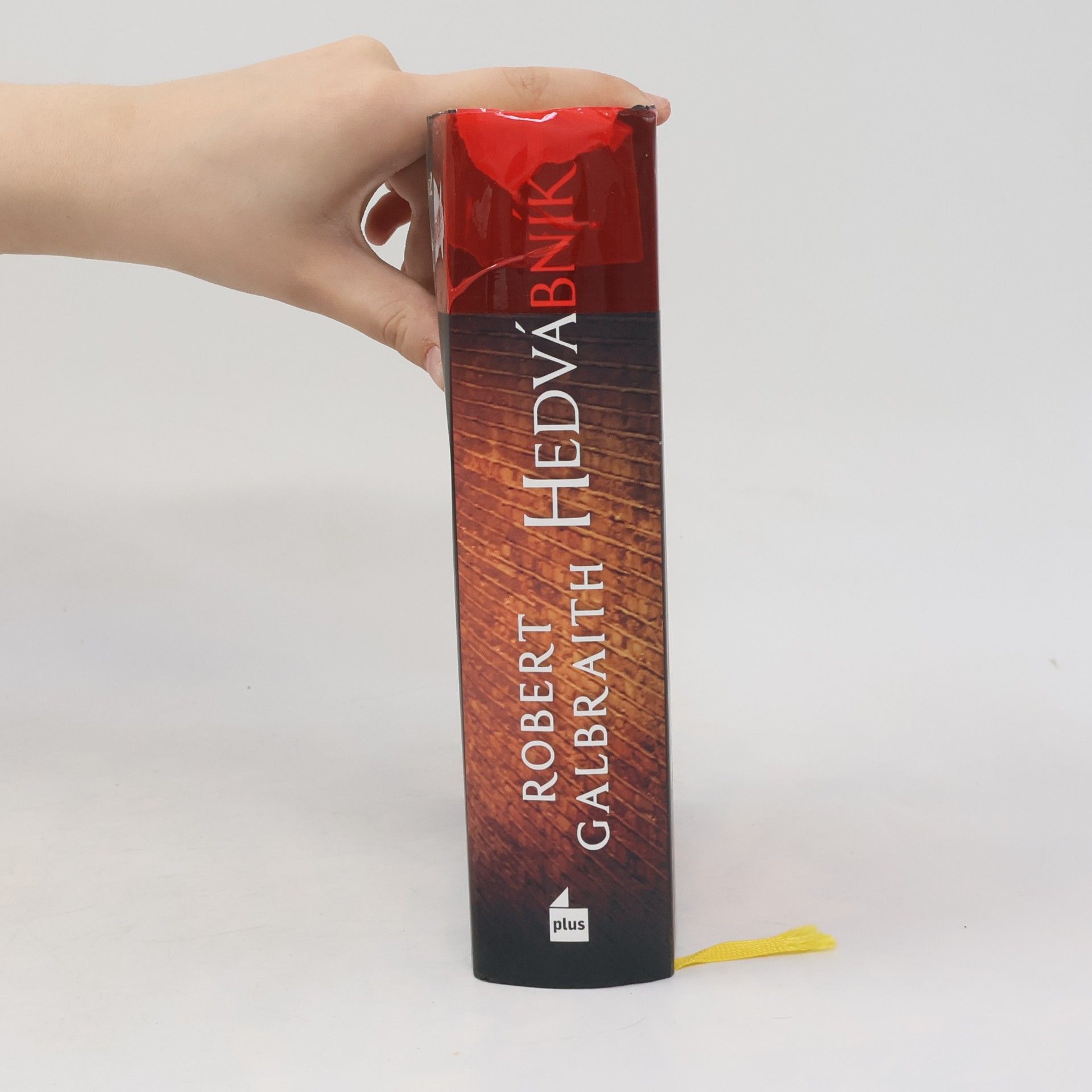 J. K. Rowling Hedvábník