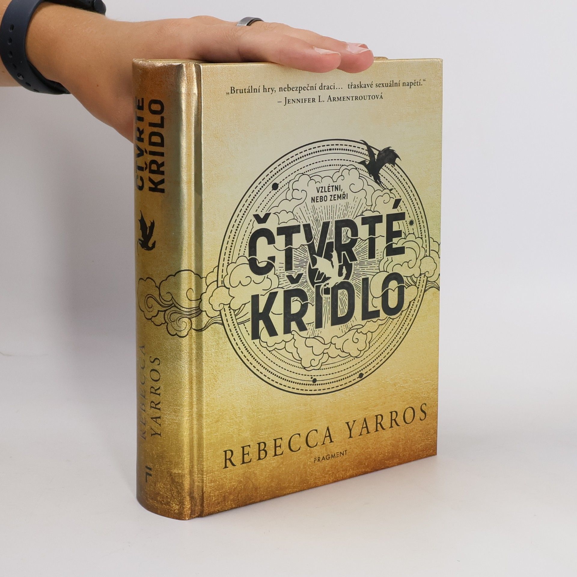 Rebecca Yarros Čtvrté křídlo