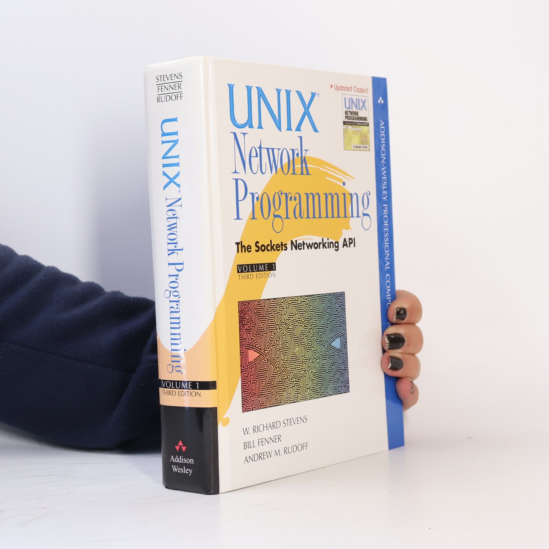 W. Richard Stevens UNIX network programming. Volume 1, The sockets networking API