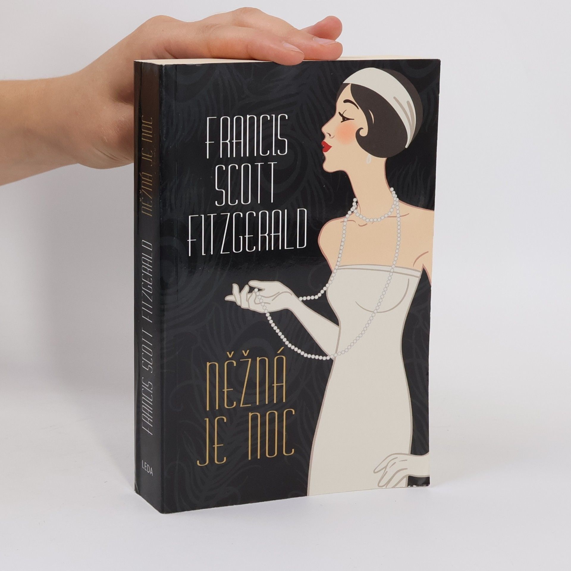 Francis Scott Fitzgerald Něžná je noc