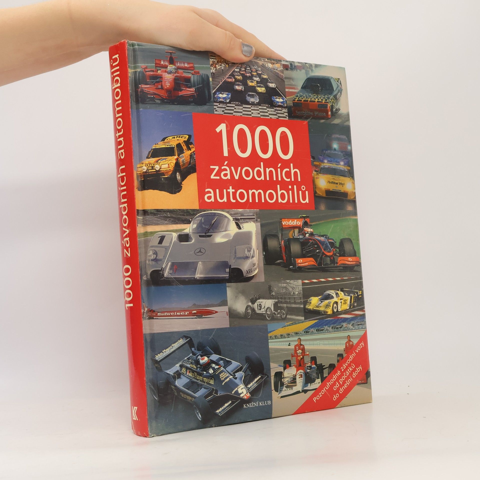 1000 závodních automobilů