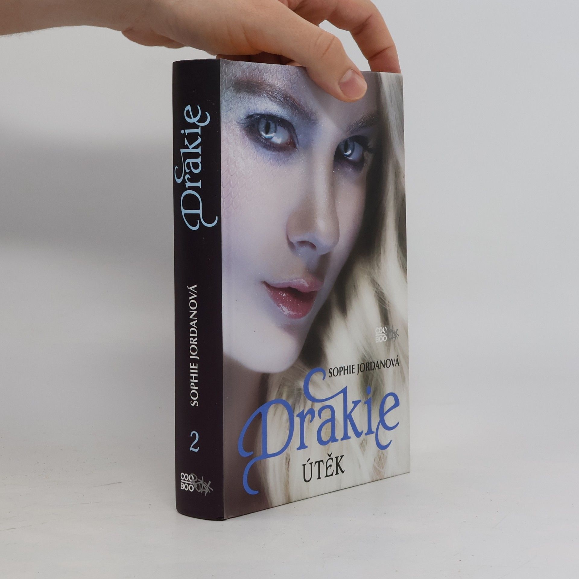 Sophie Jordan Drakie. Útěk