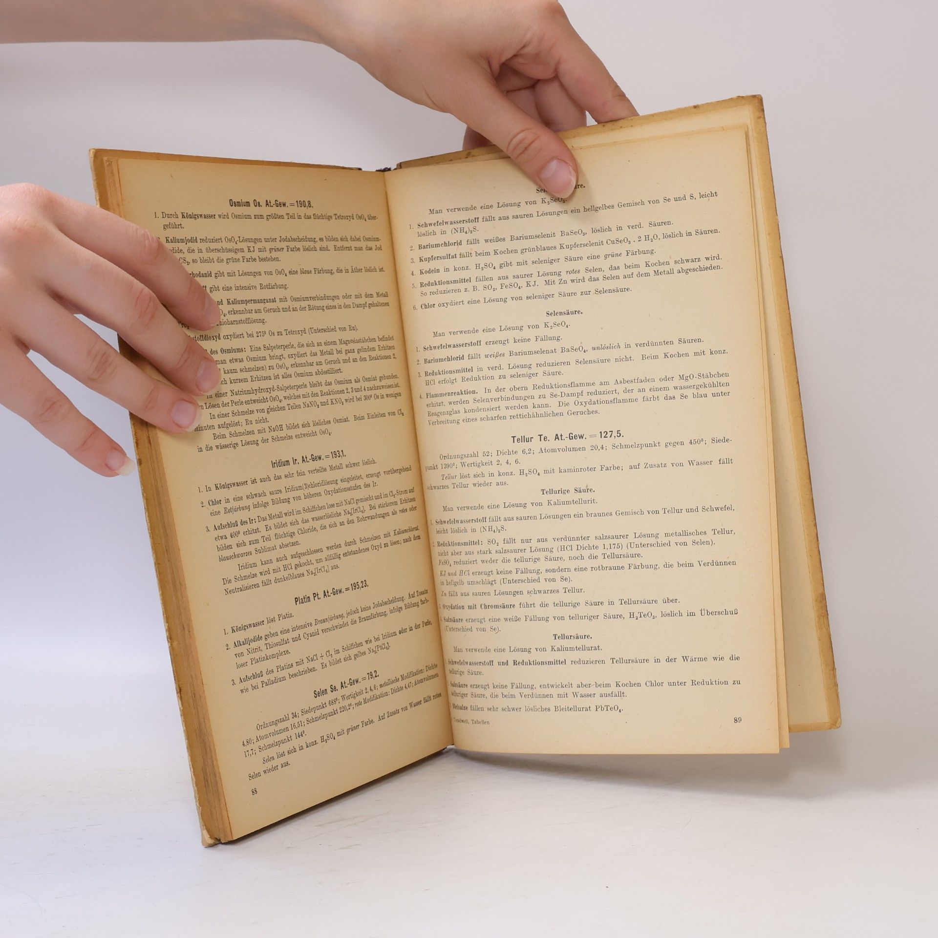 Autorenkollektiv Tabellen zur Qualitativen Analyse