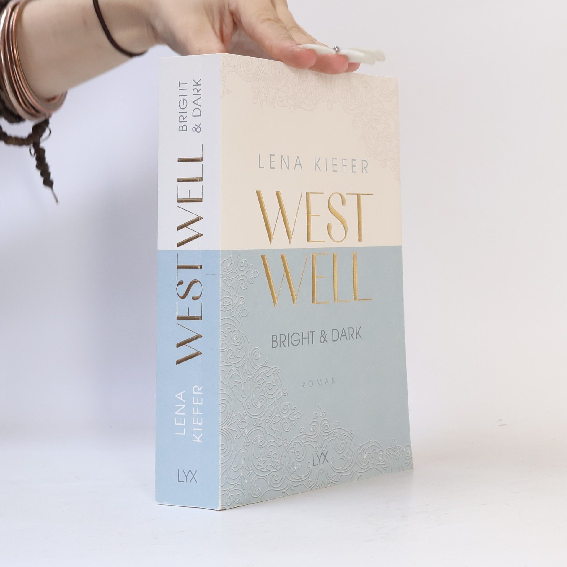 Lena Kiefer Westwell. Bright & Dark