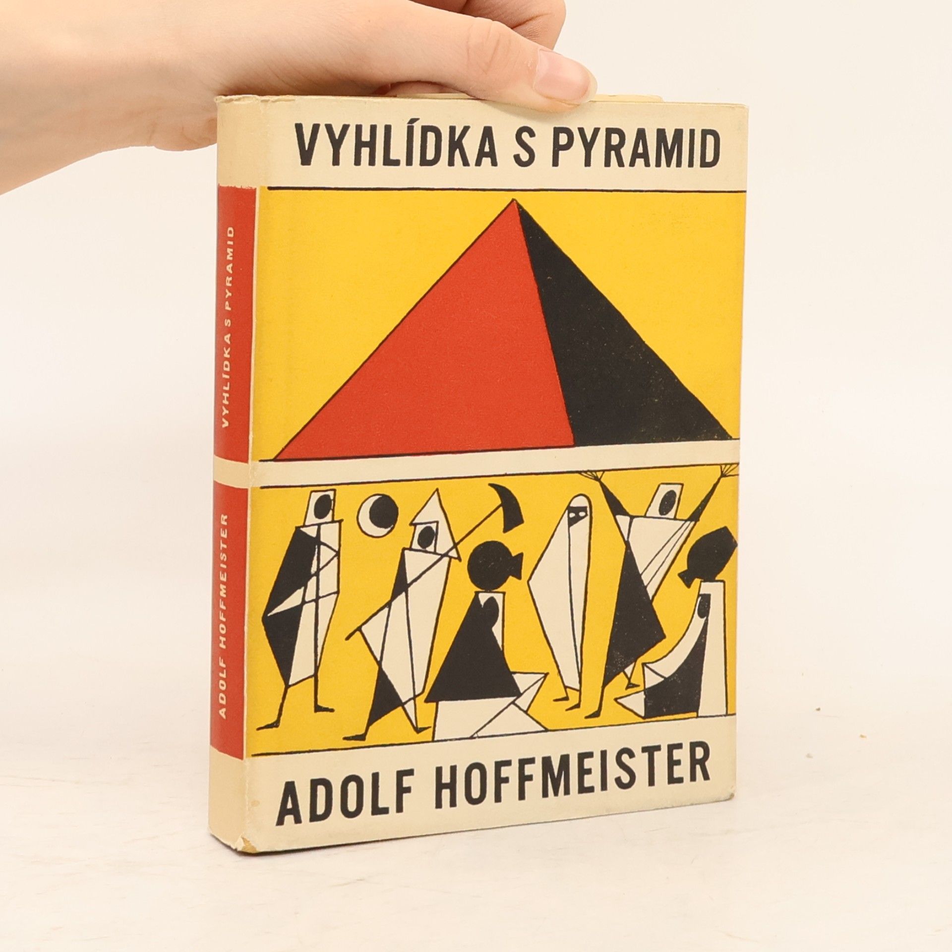 Vyhlídka s pyramid